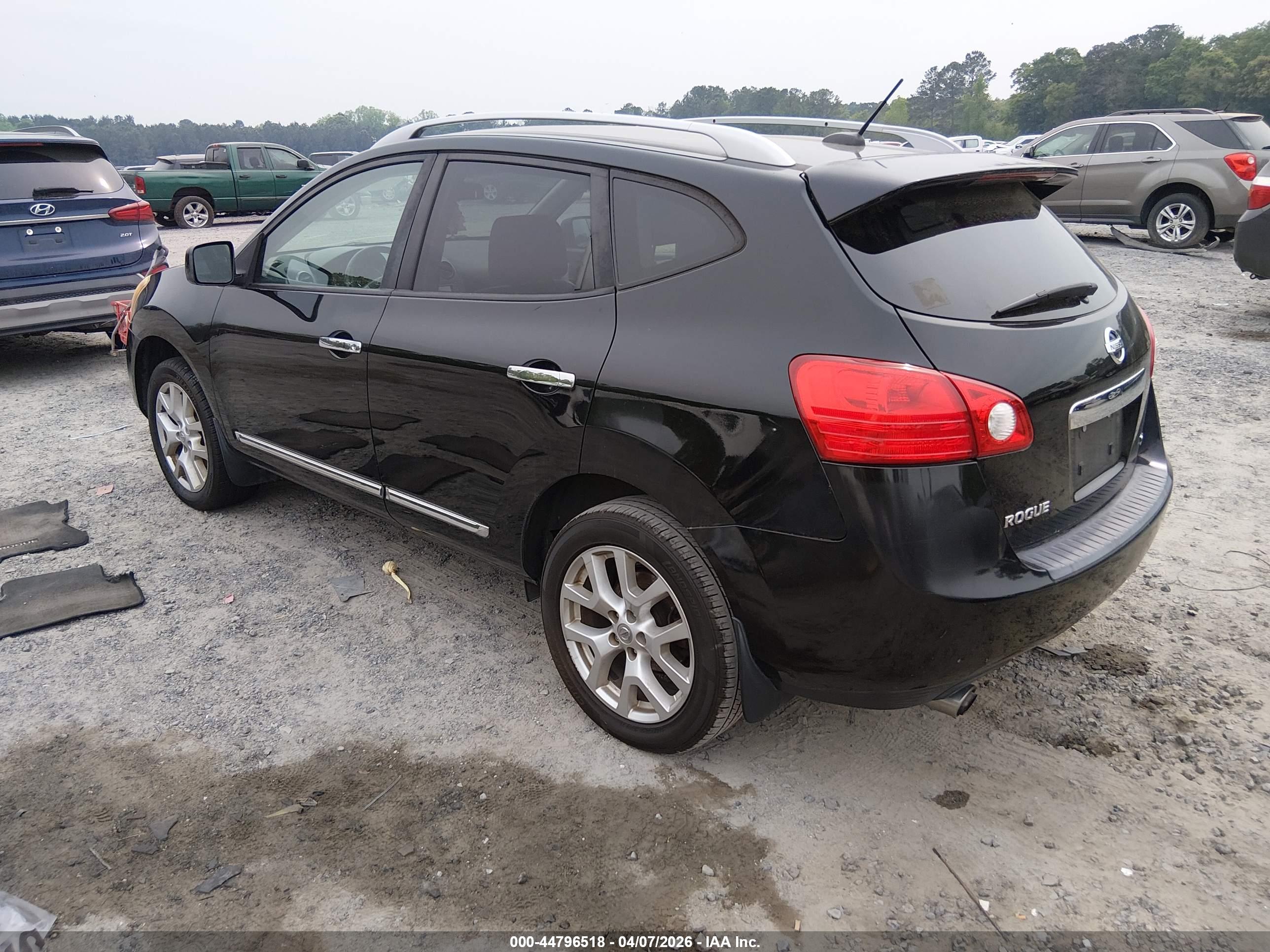 NISSAN ROGUE image 3