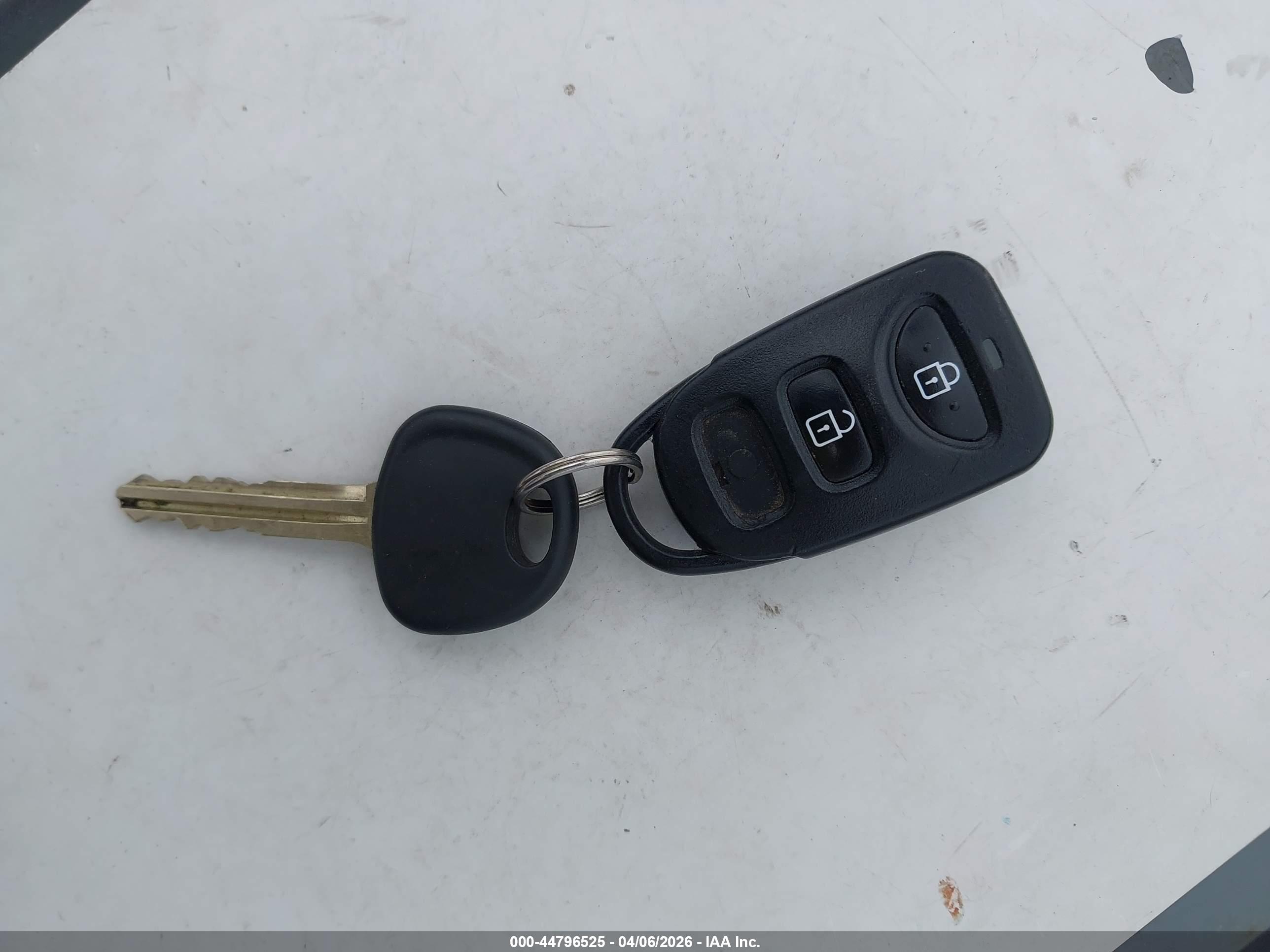 HYUNDAI ELANTRA image 11