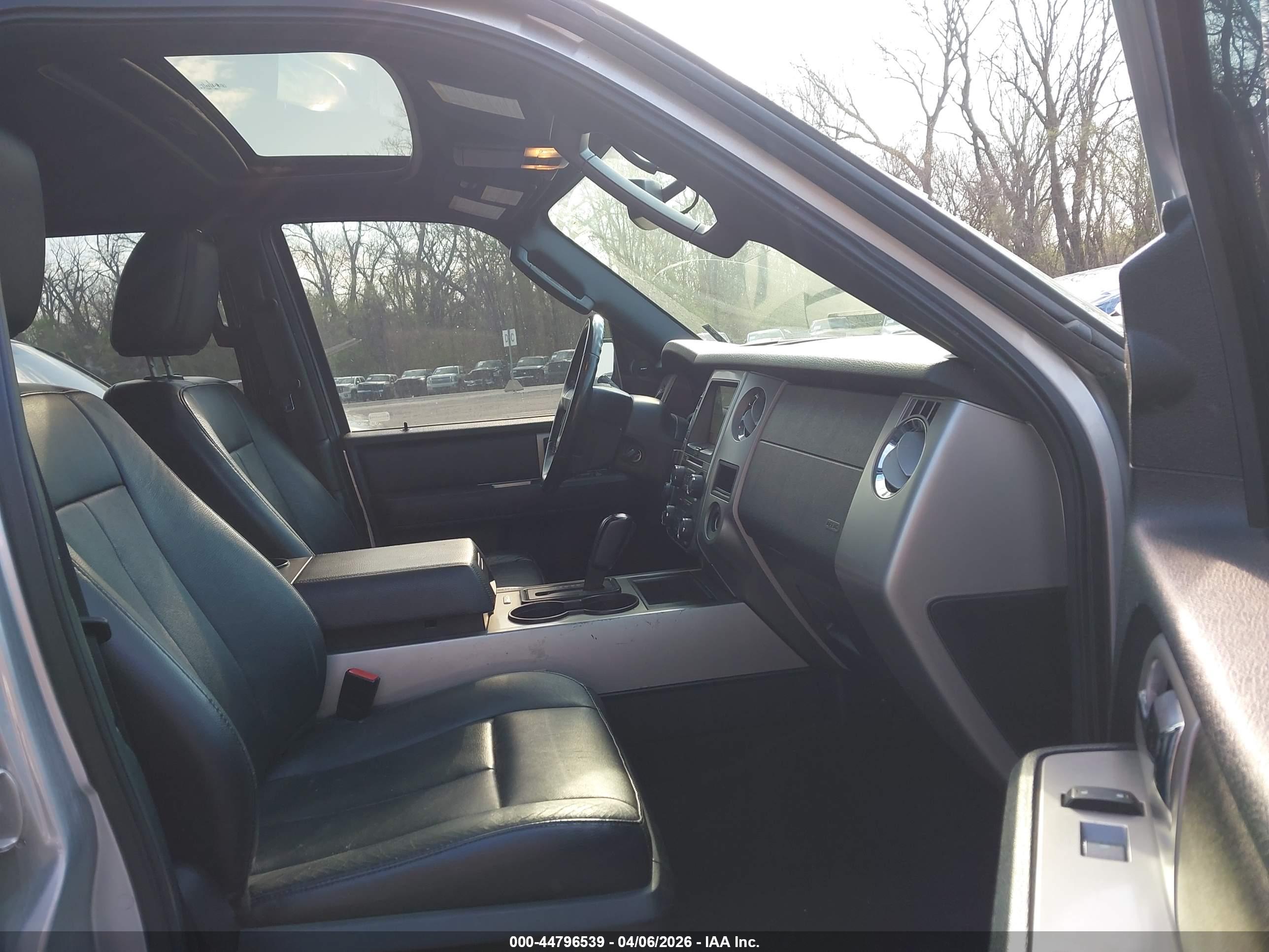FORD EXPEDITION image 5
