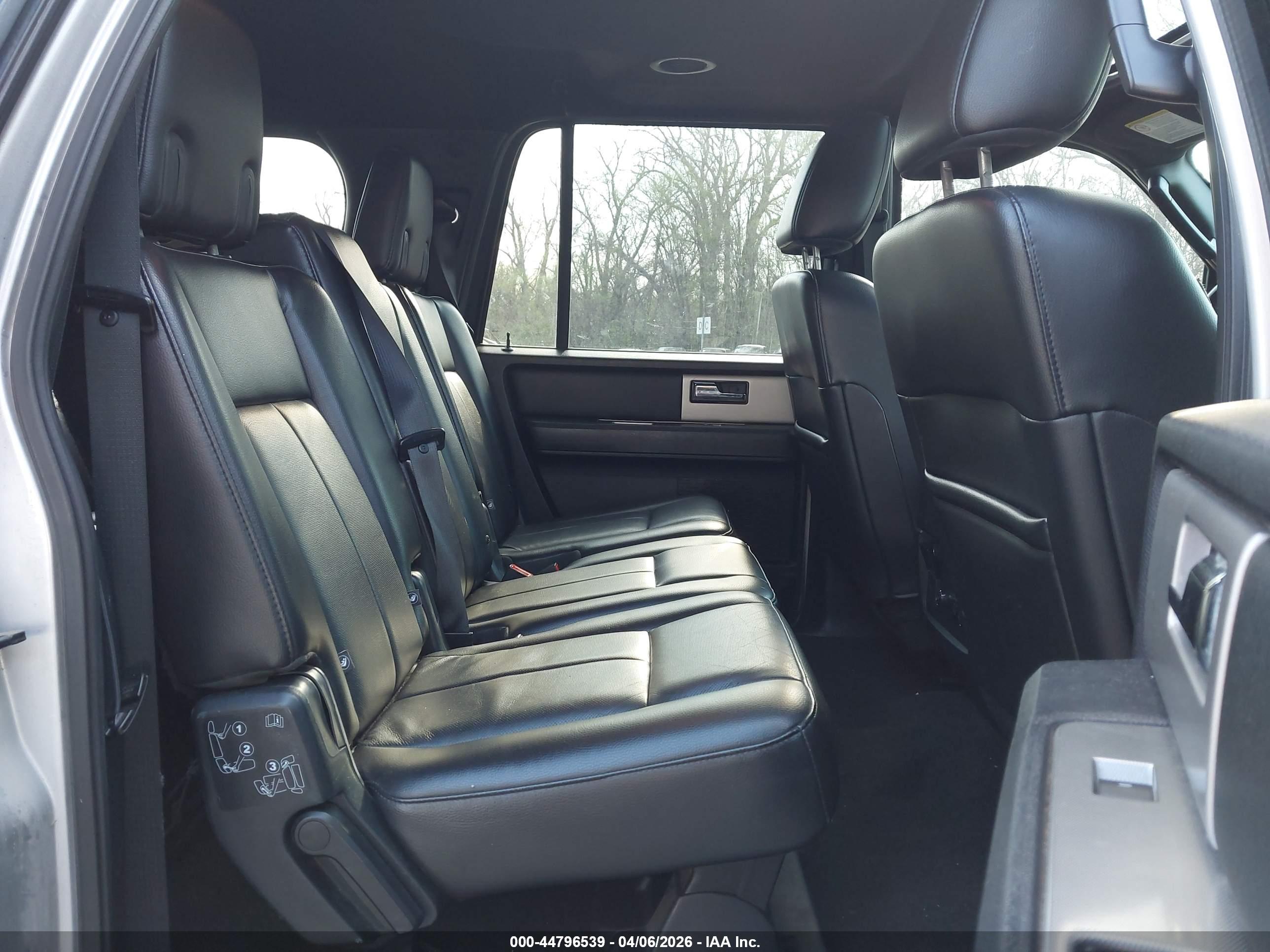 FORD EXPEDITION image 8