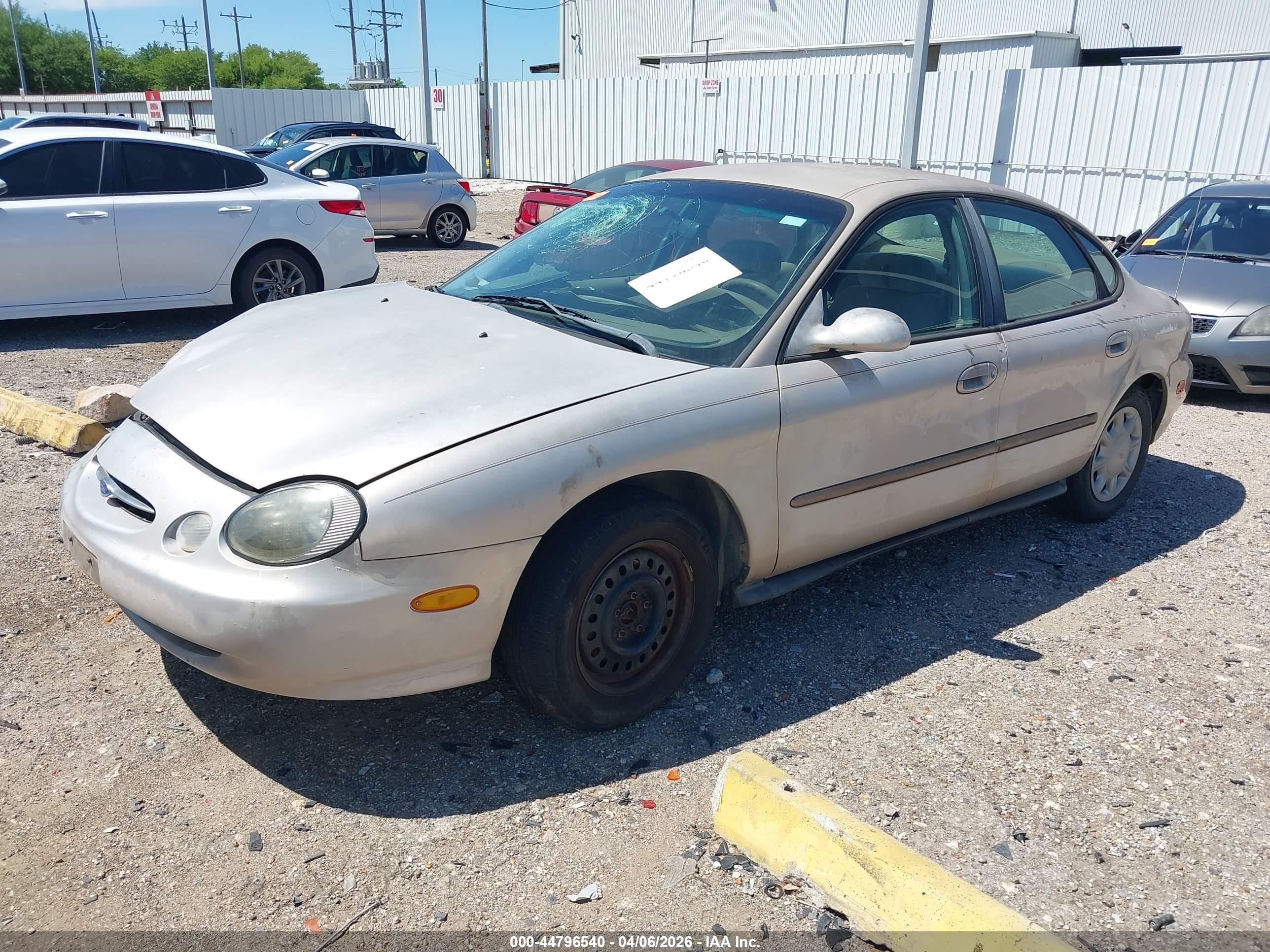FORD TAURUS image 2