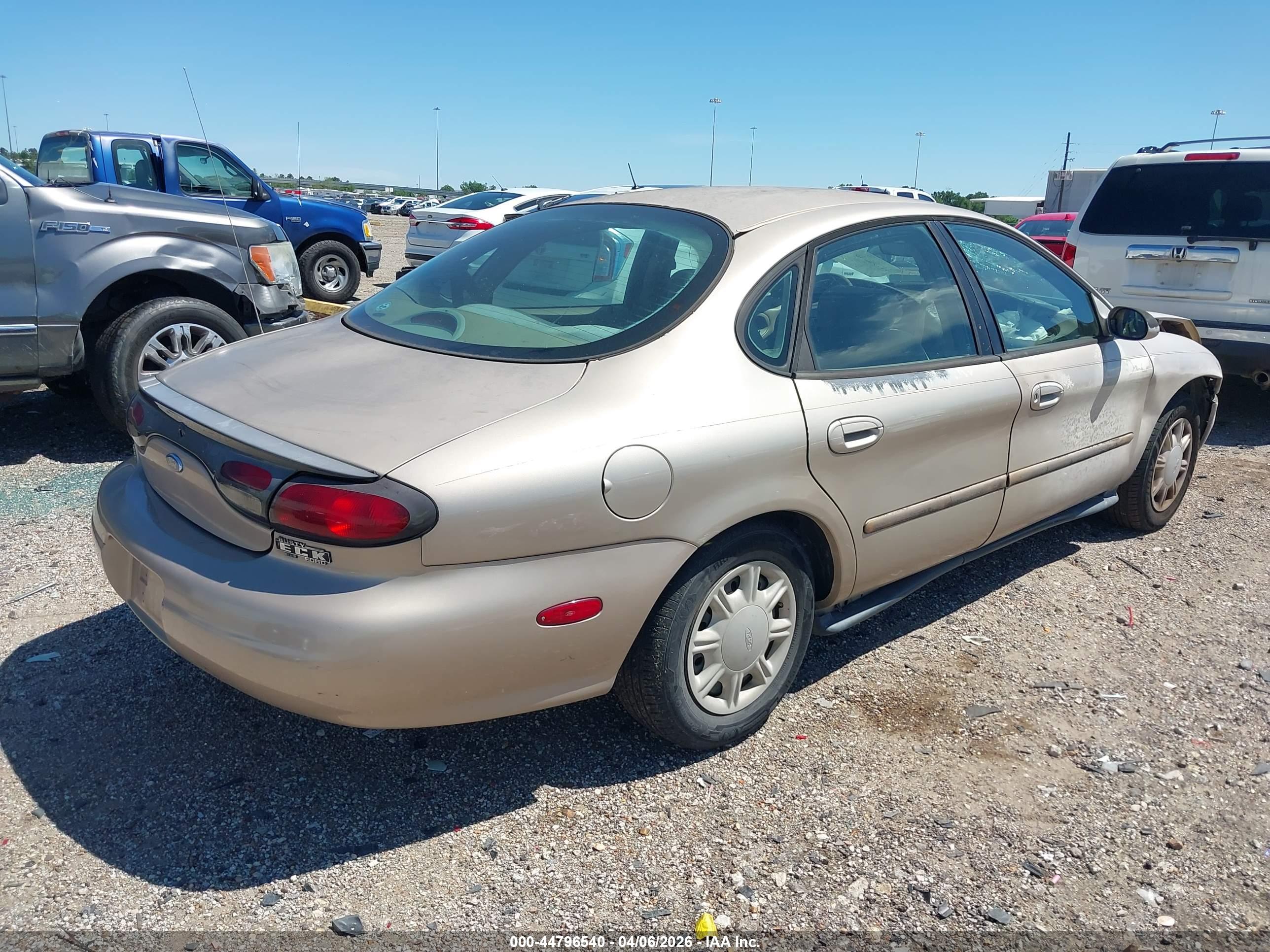 FORD TAURUS image 4
