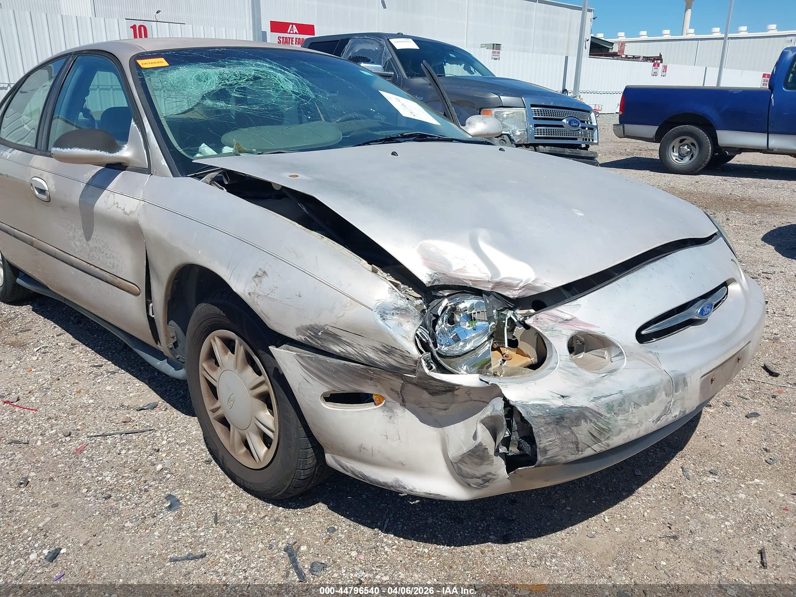 FORD TAURUS image 6