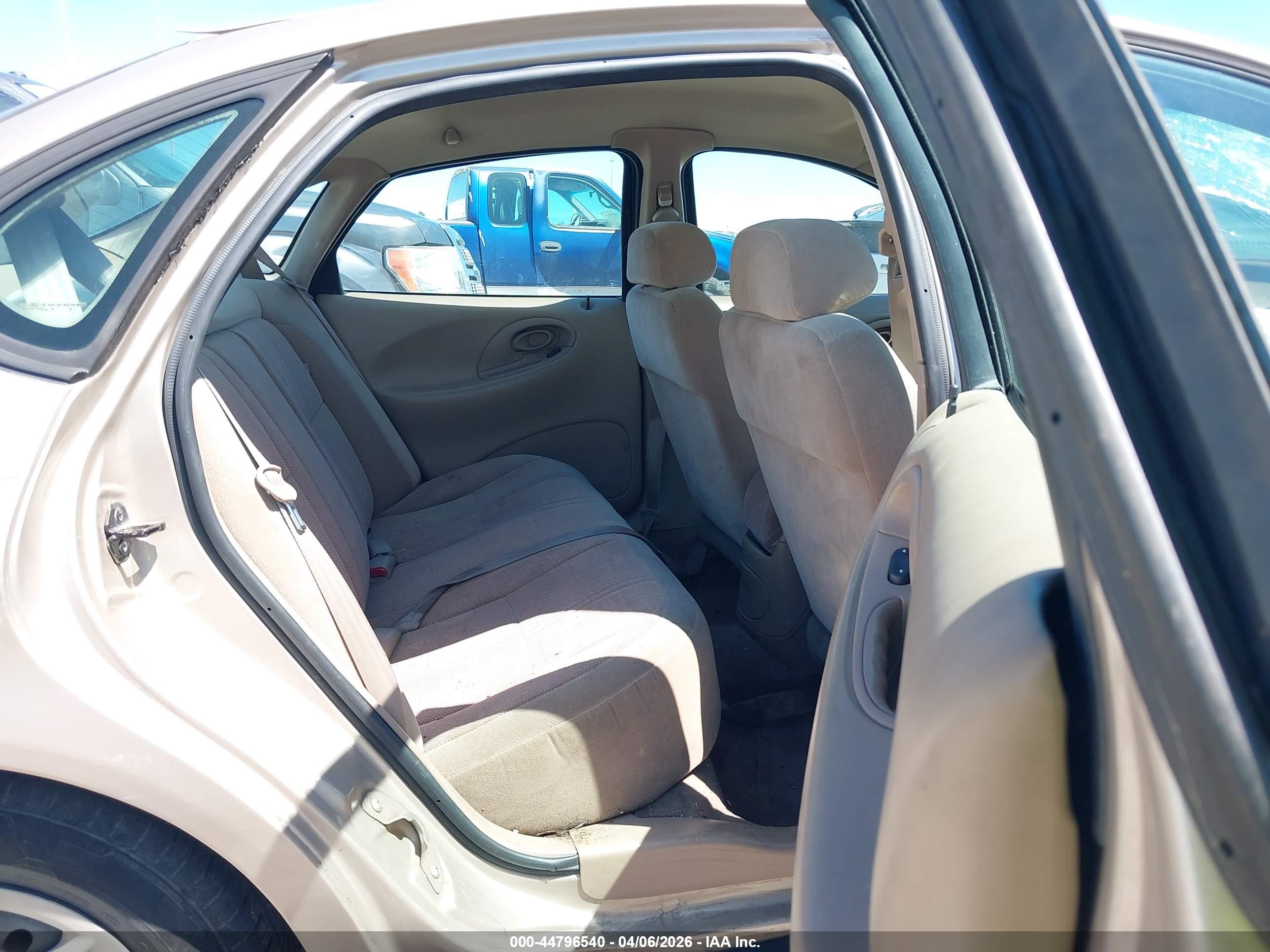 FORD TAURUS image 8