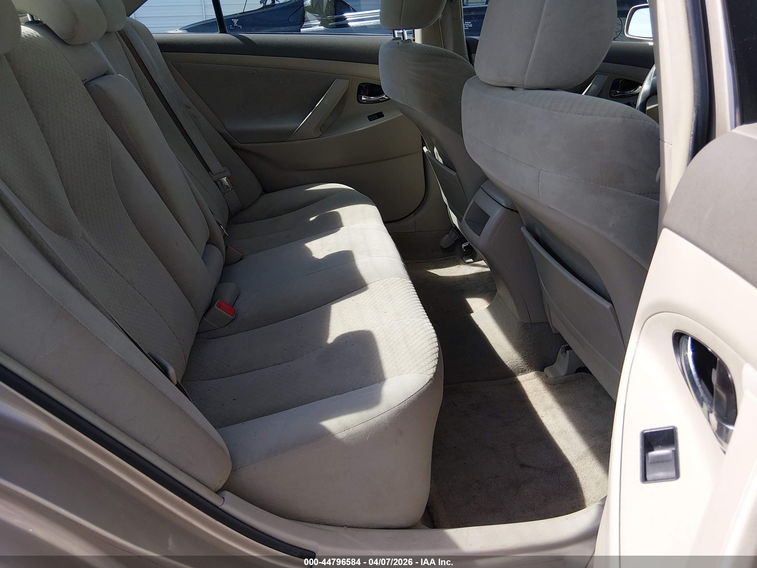 TOYOTA CAMRY image 8
