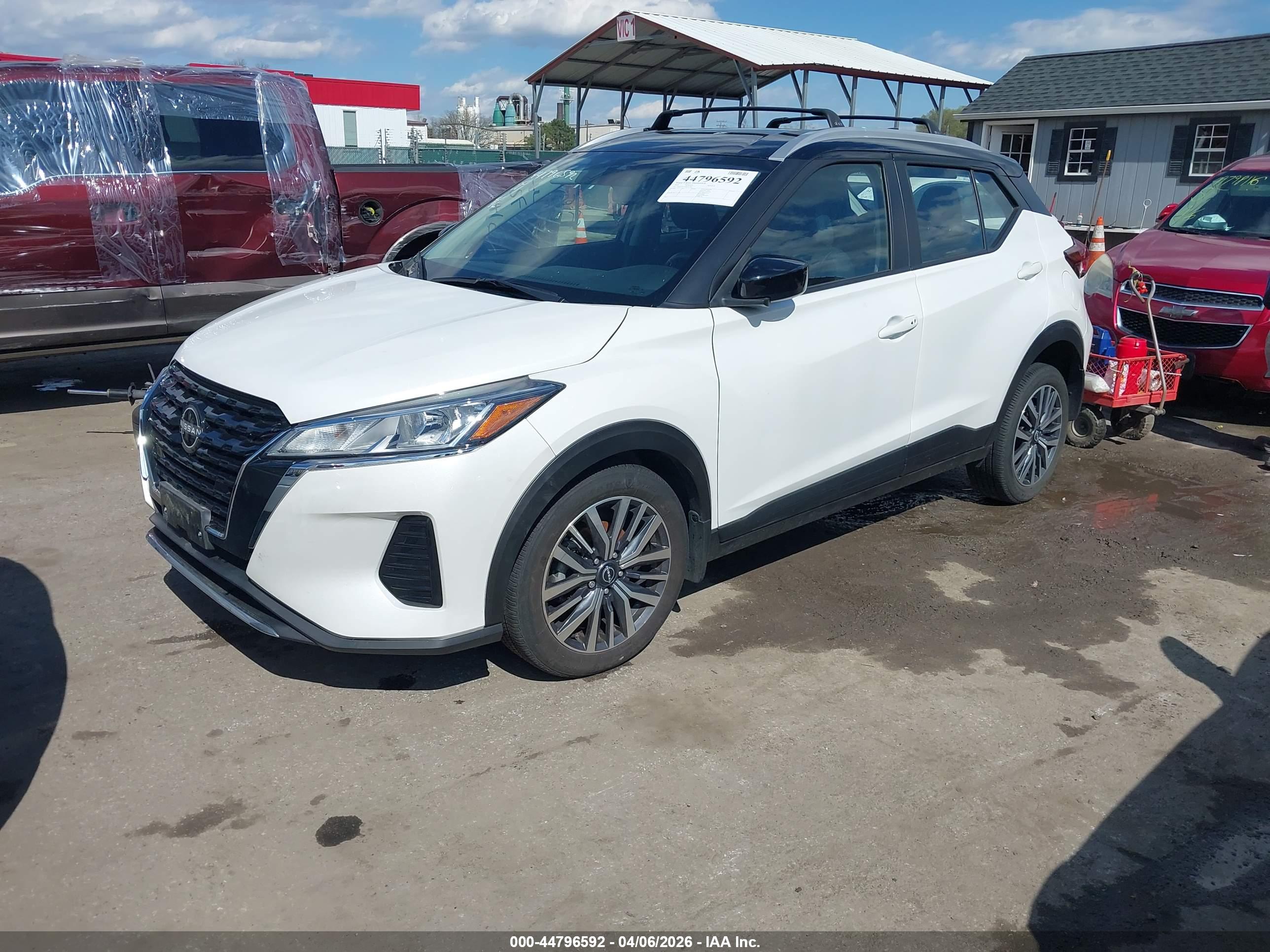 NISSAN KICKS image 2