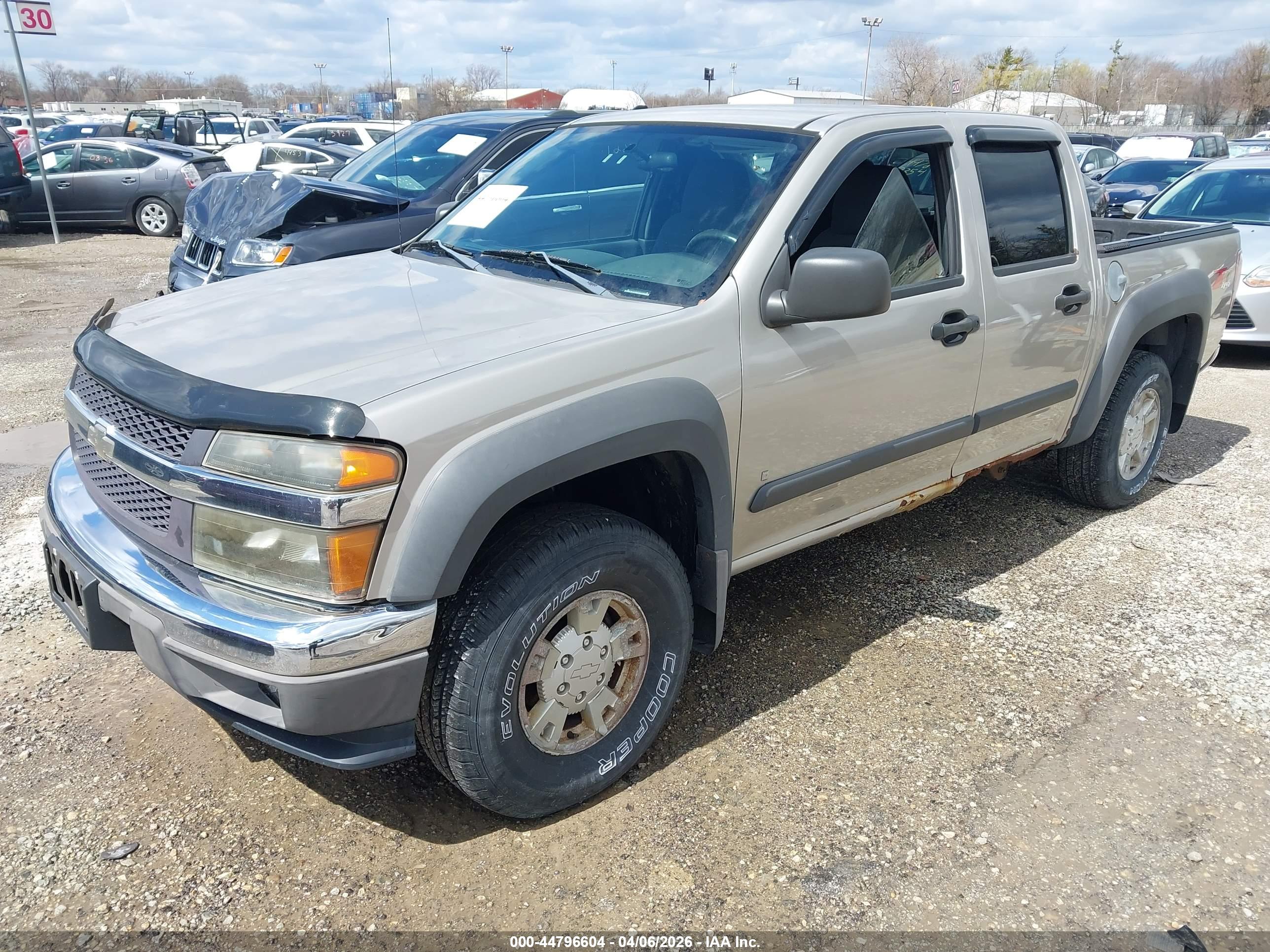 CHEVROLET COLORADO image 2