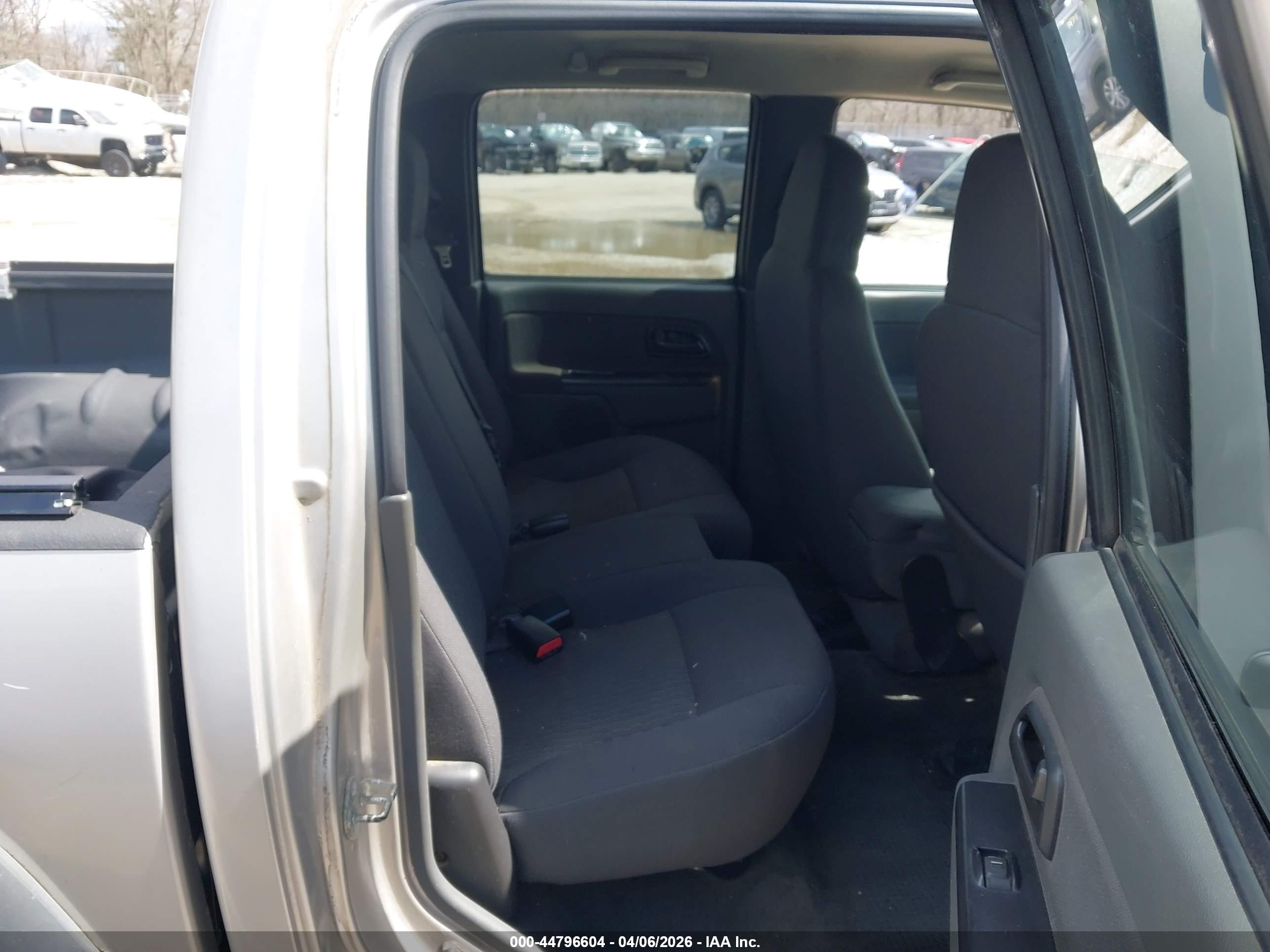 CHEVROLET COLORADO image 8