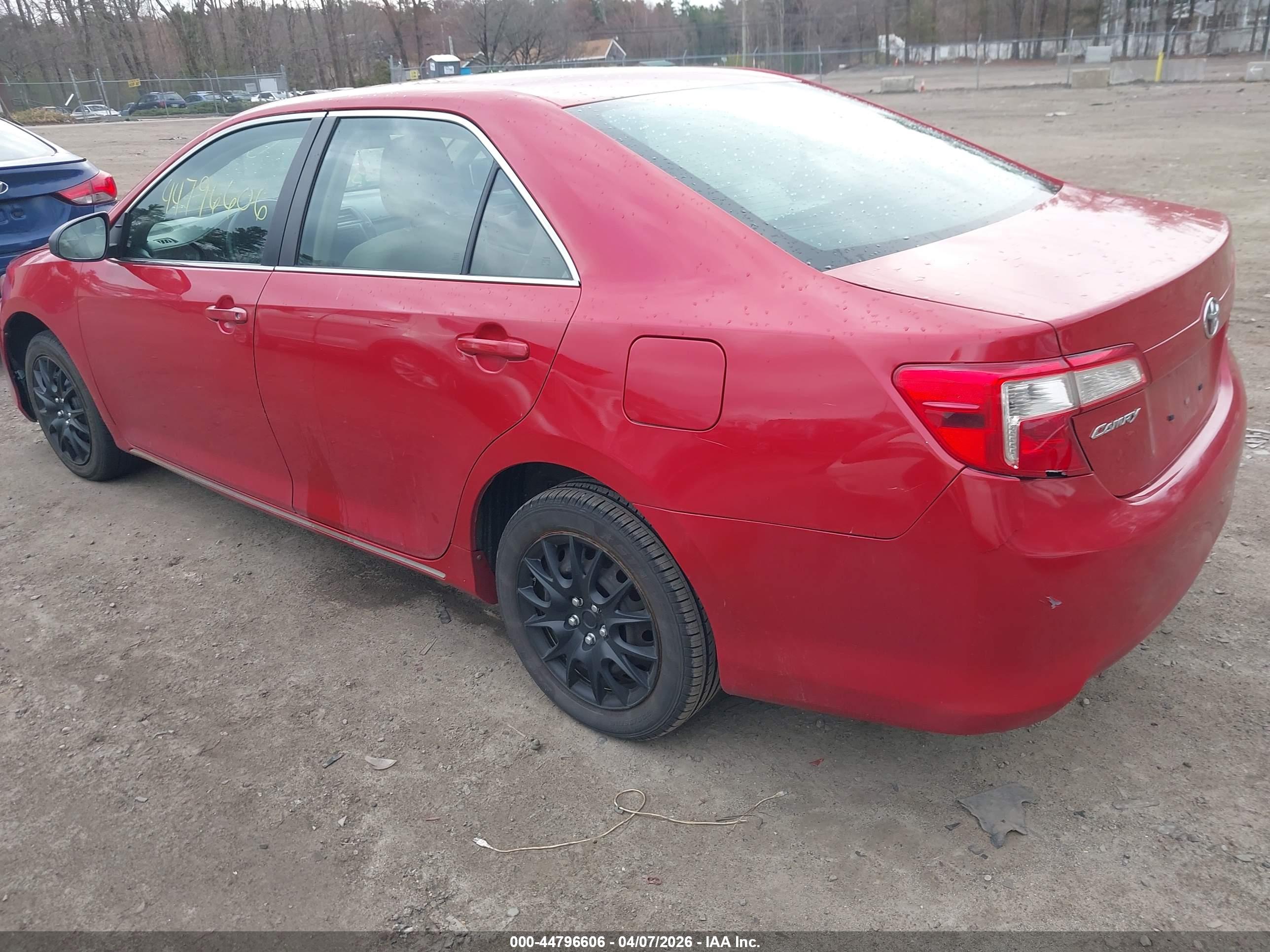 TOYOTA CAMRY image 3