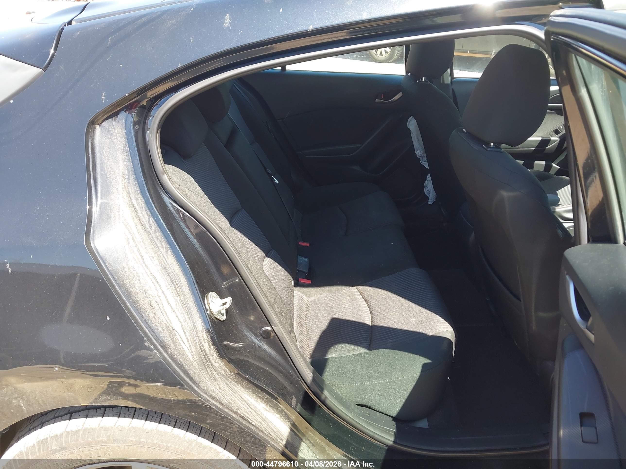 MAZDA MAZDA3 image 8