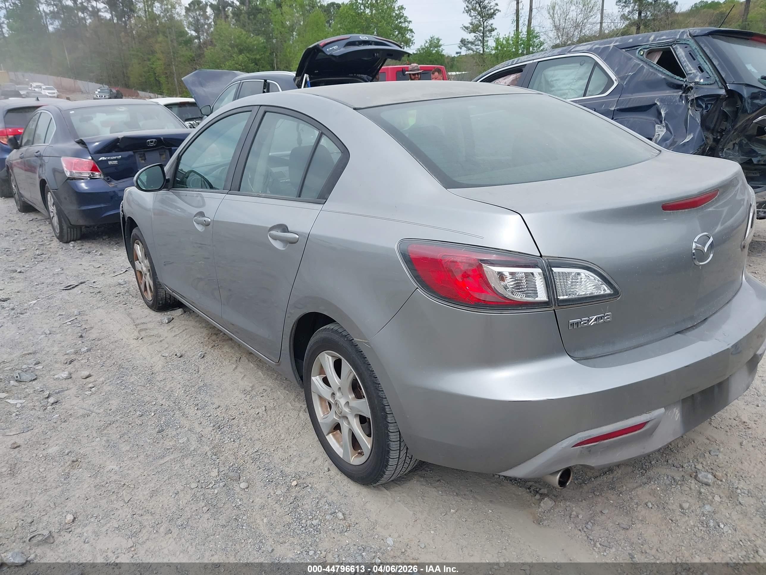 MAZDA MAZDA3 image 3