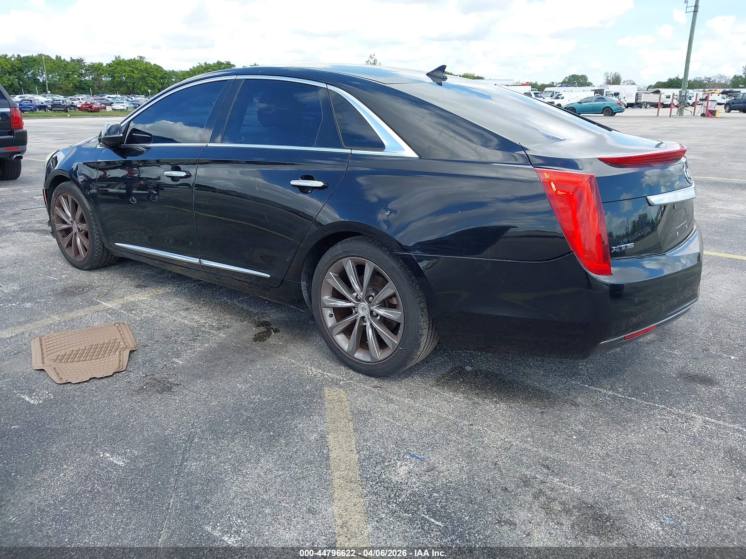 CADILLAC XTS image 3