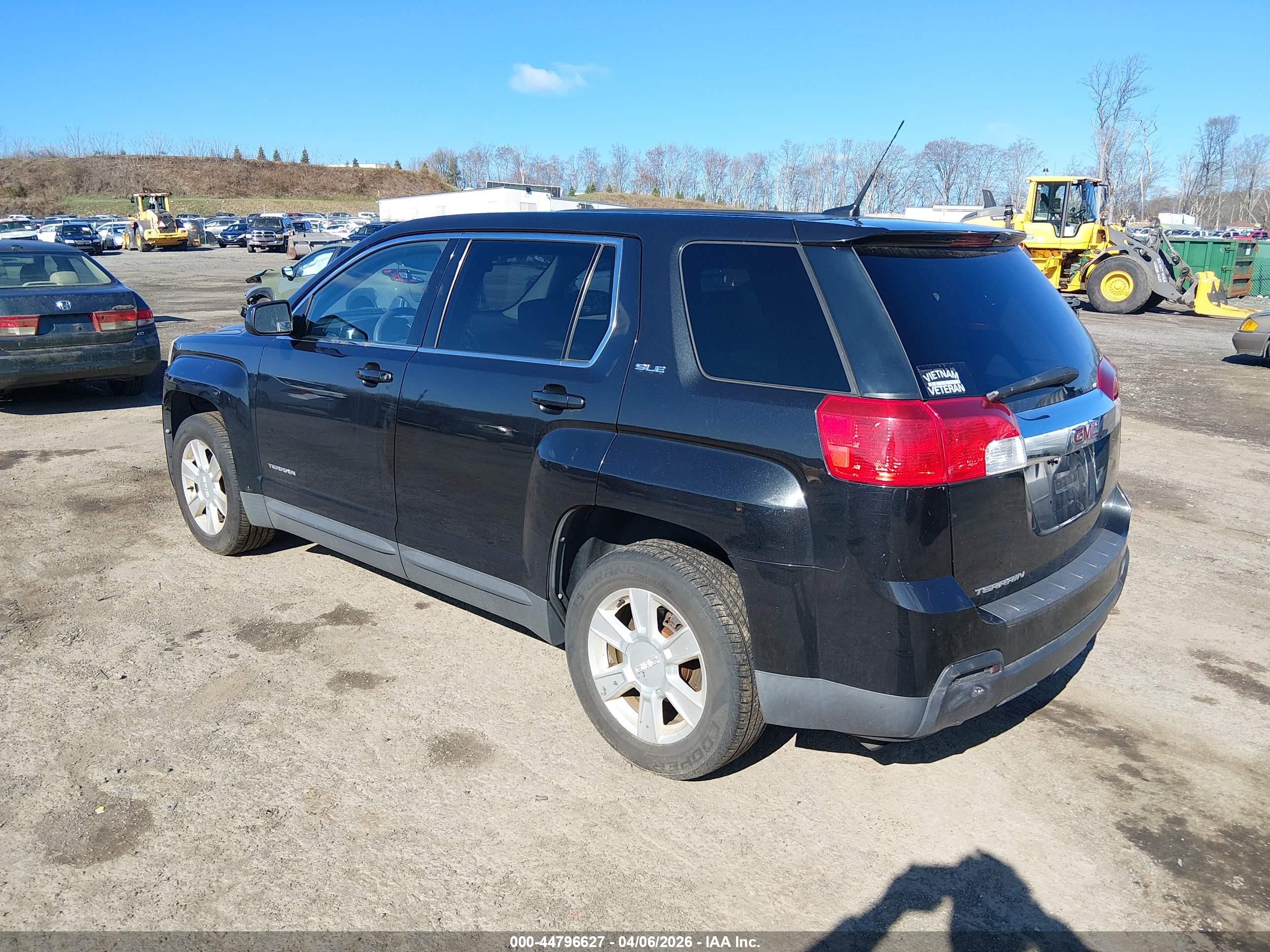 GMC TERRAIN image 3