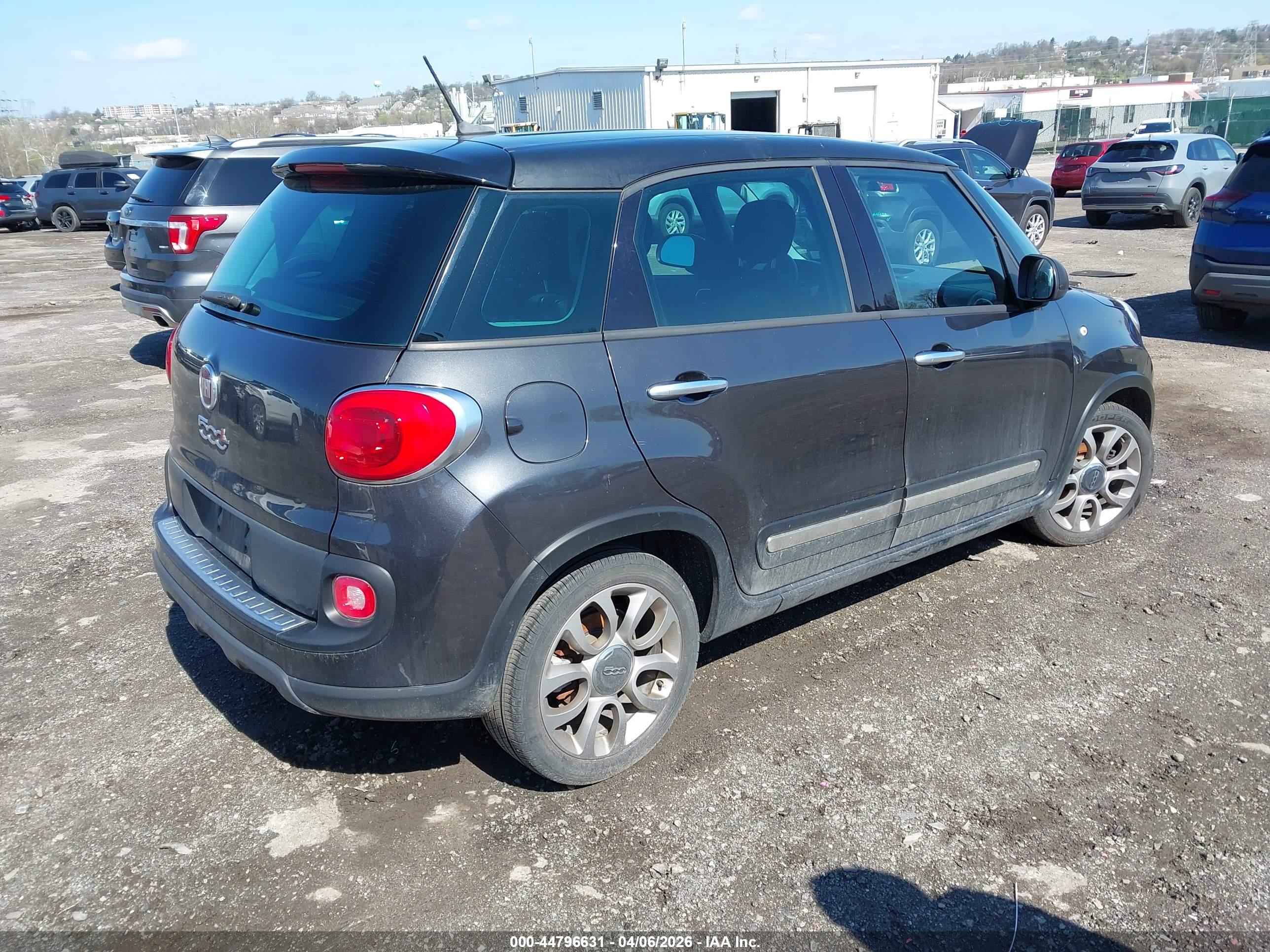 FIAT 500L image 4