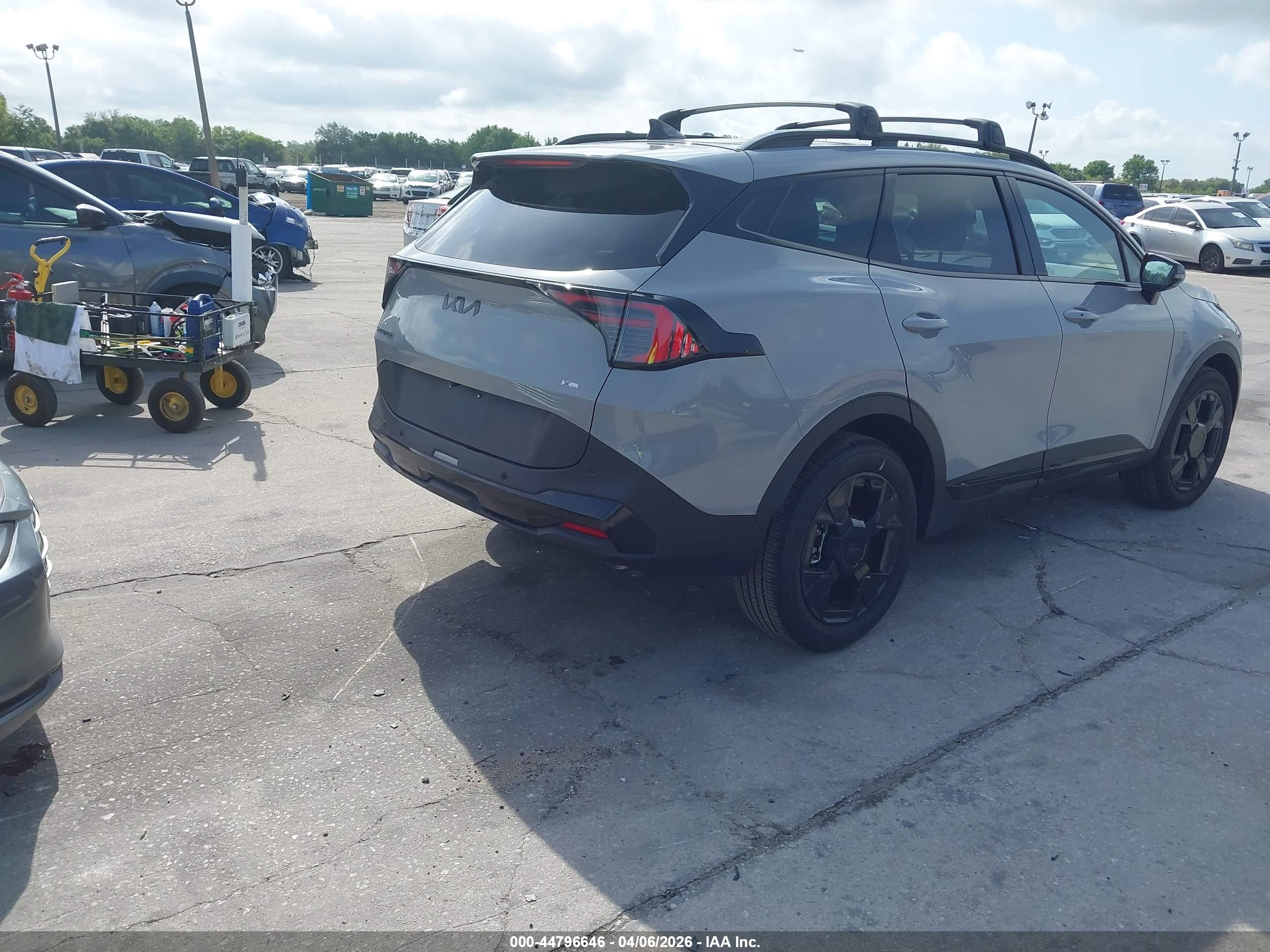 KIA SPORTAGE image 4