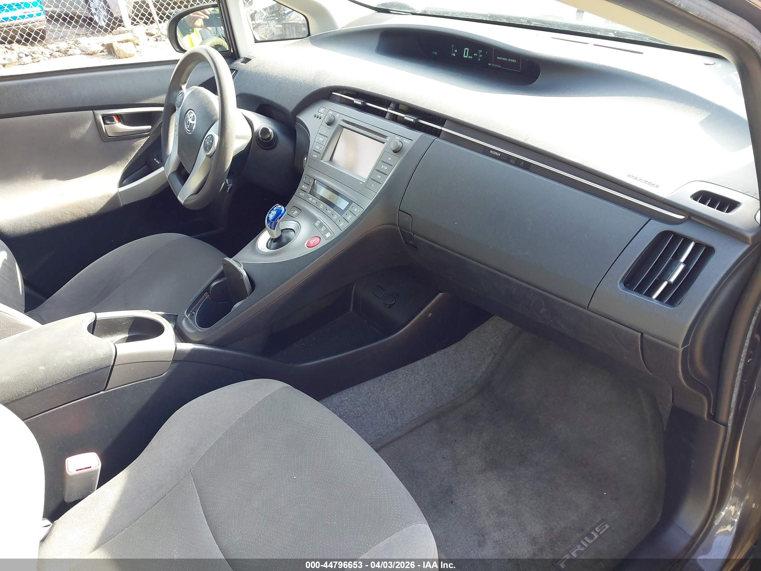 TOYOTA PRIUS image 5