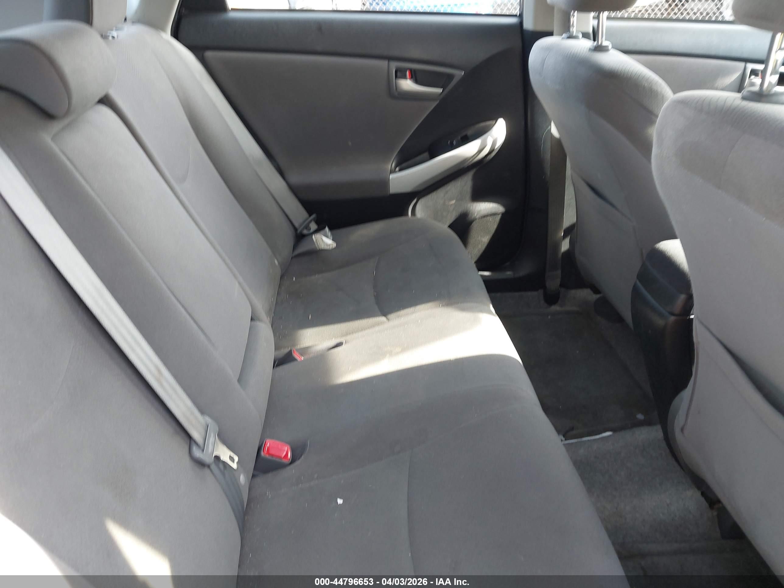 TOYOTA PRIUS image 8