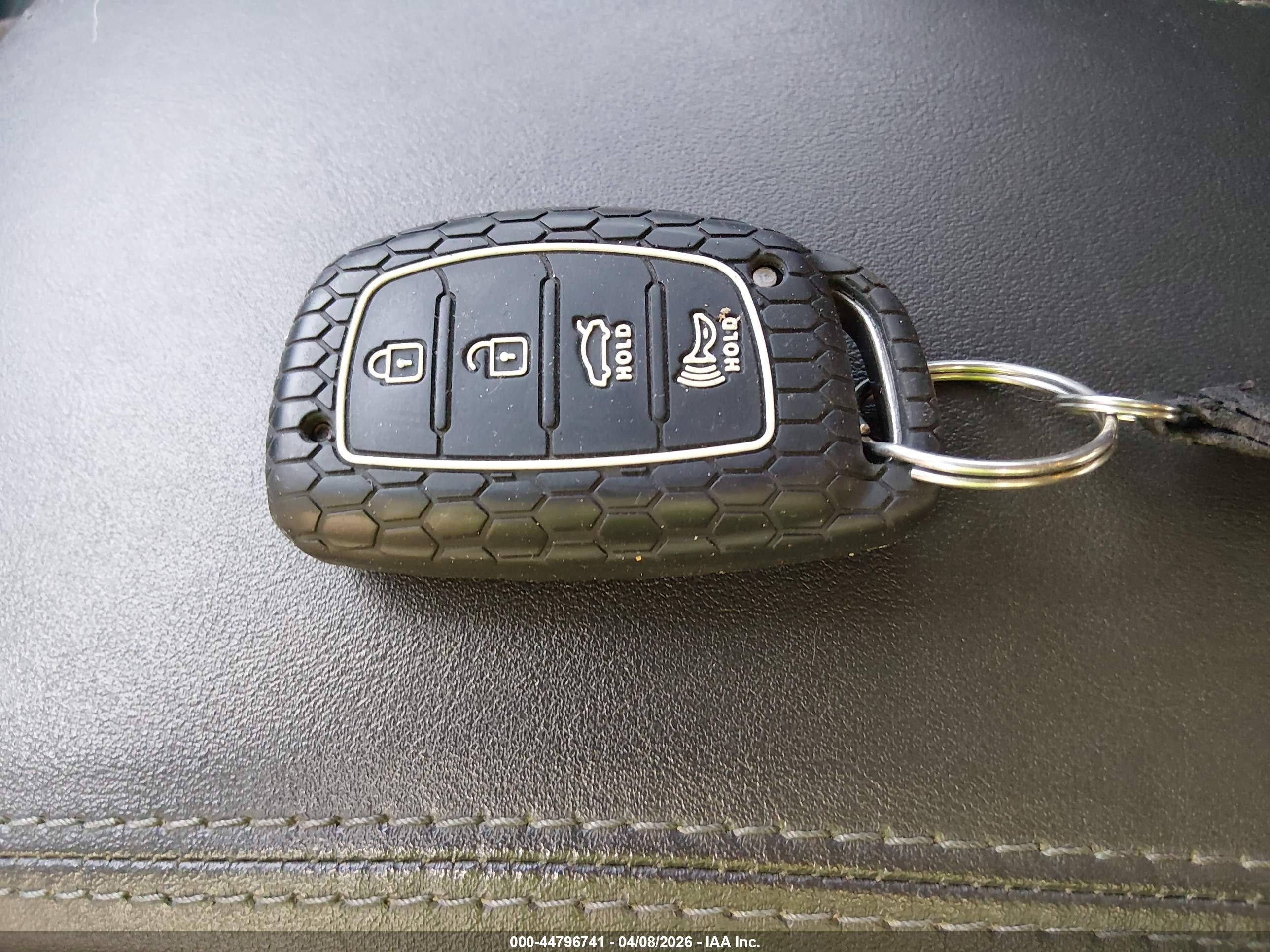 HYUNDAI TUCSON image 11
