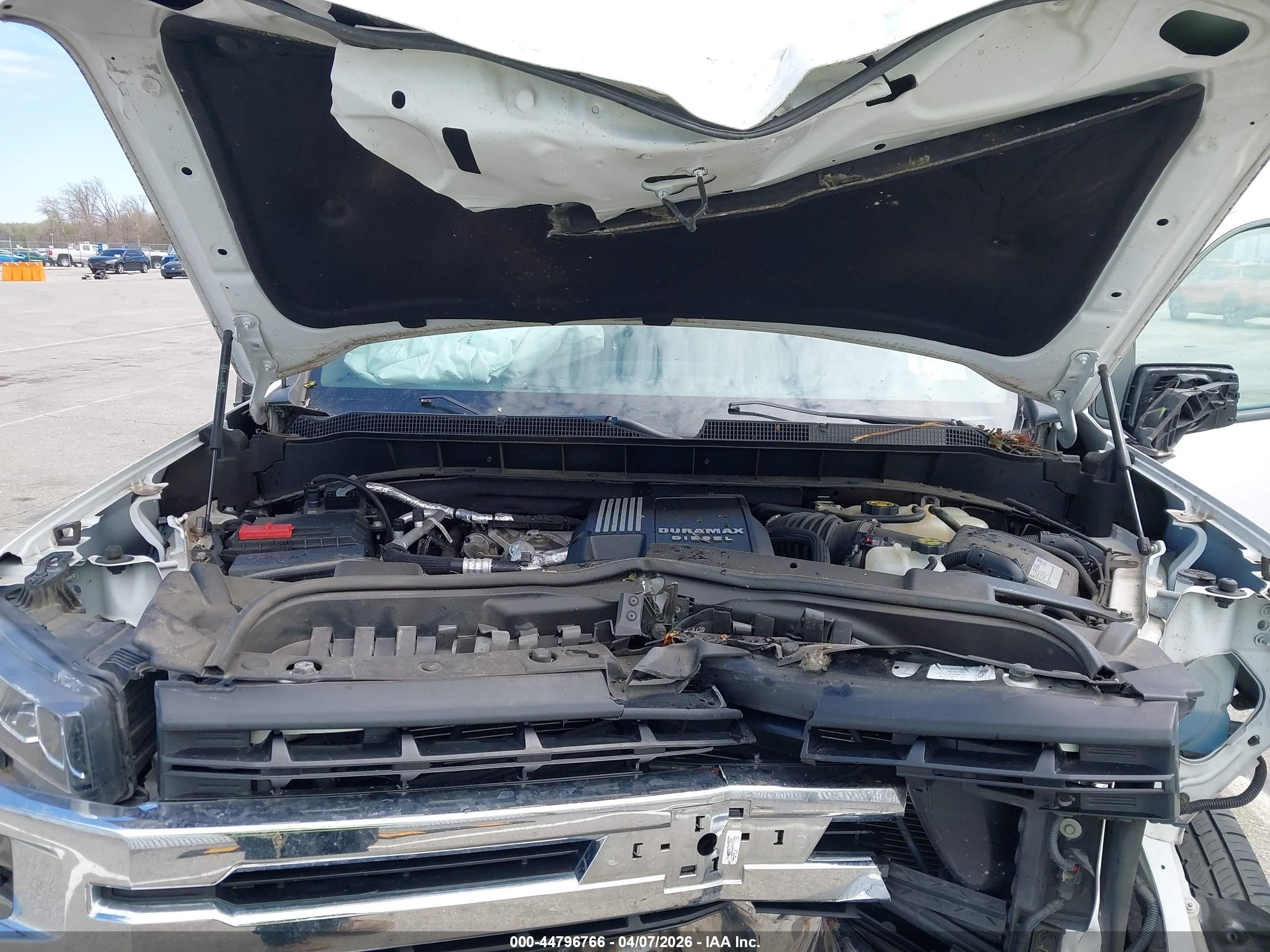 CHEVROLET SILVERADO image 10