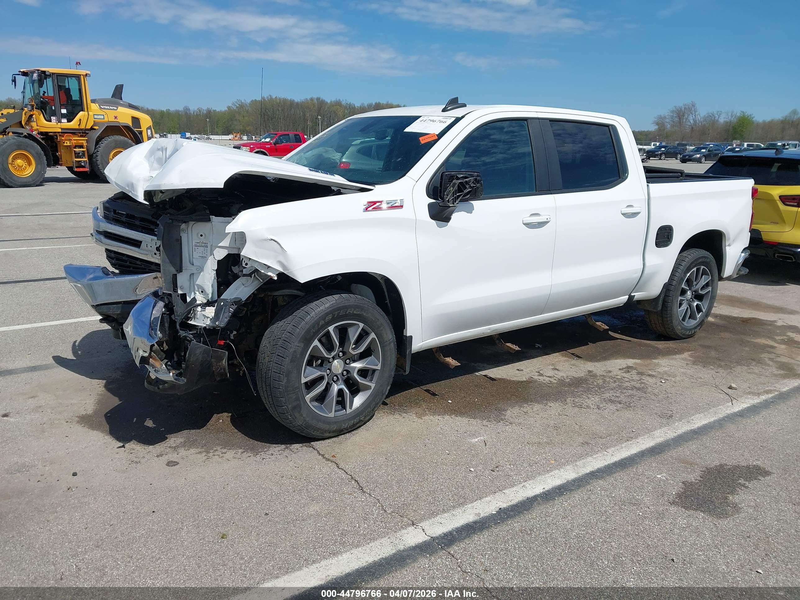 CHEVROLET SILVERADO image 2