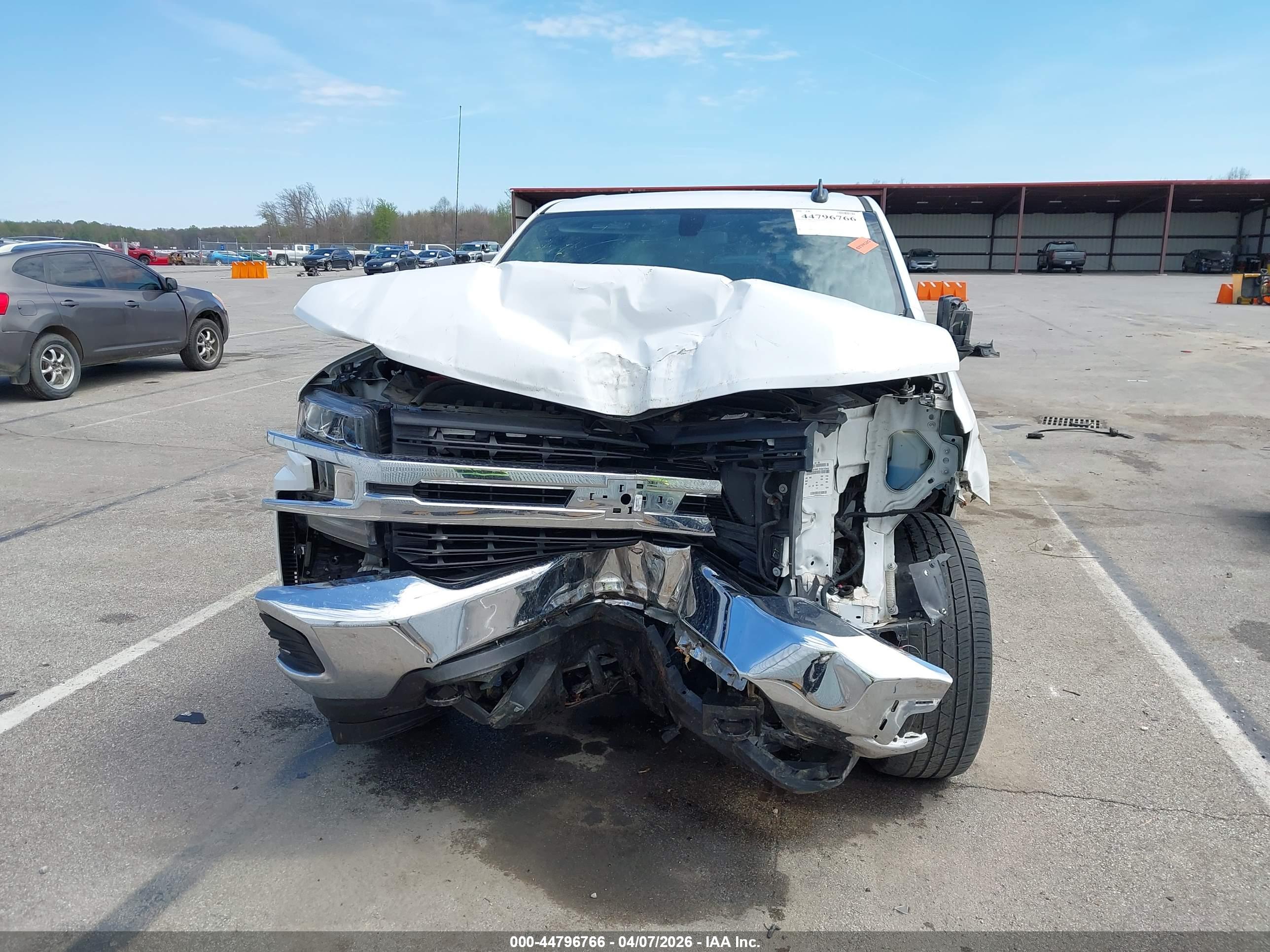 CHEVROLET SILVERADO image 6