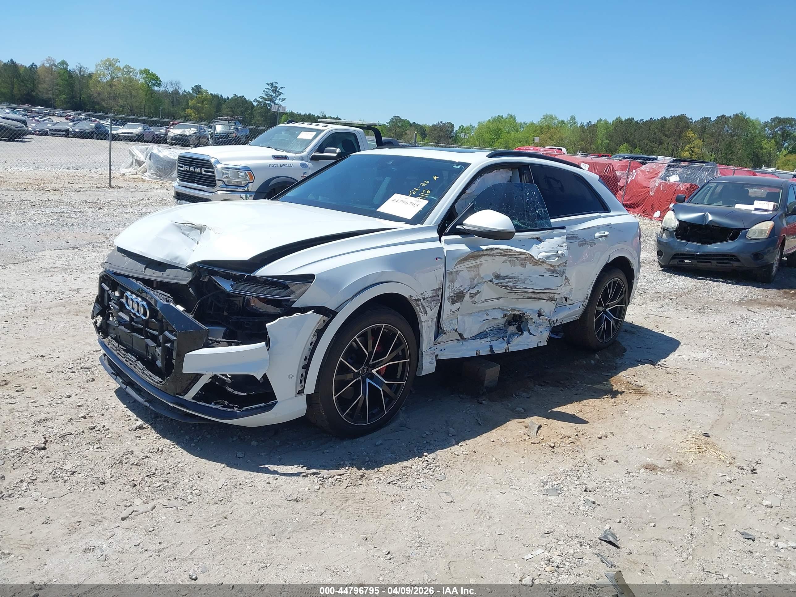 AUDI Q8 image 2