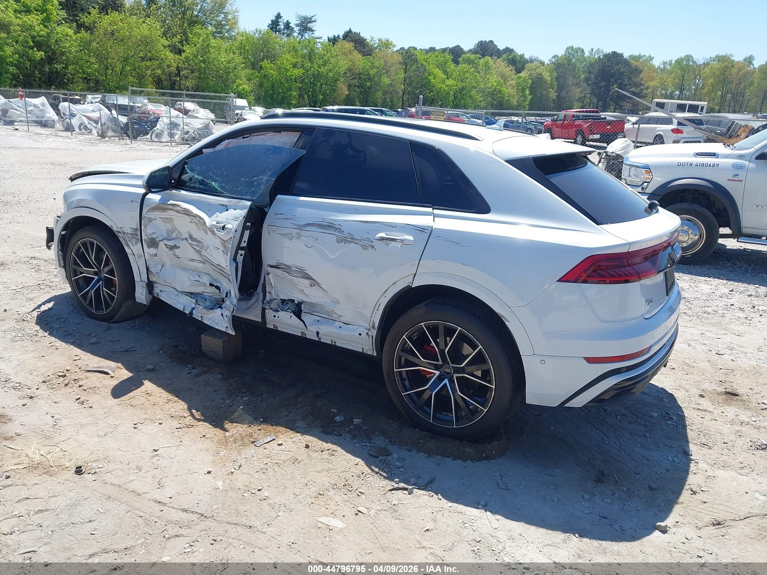 AUDI Q8 image 3
