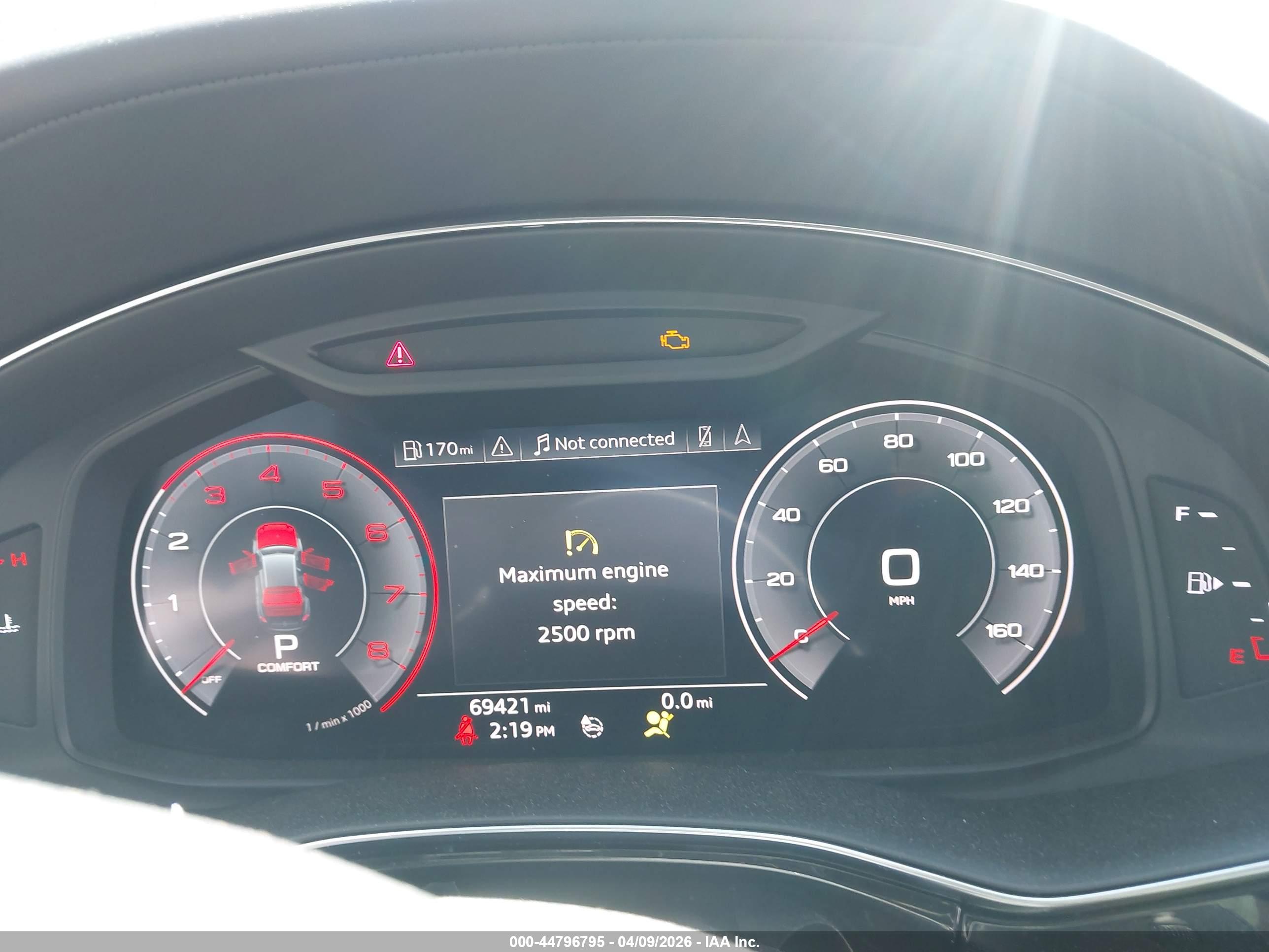 AUDI Q8 image 7