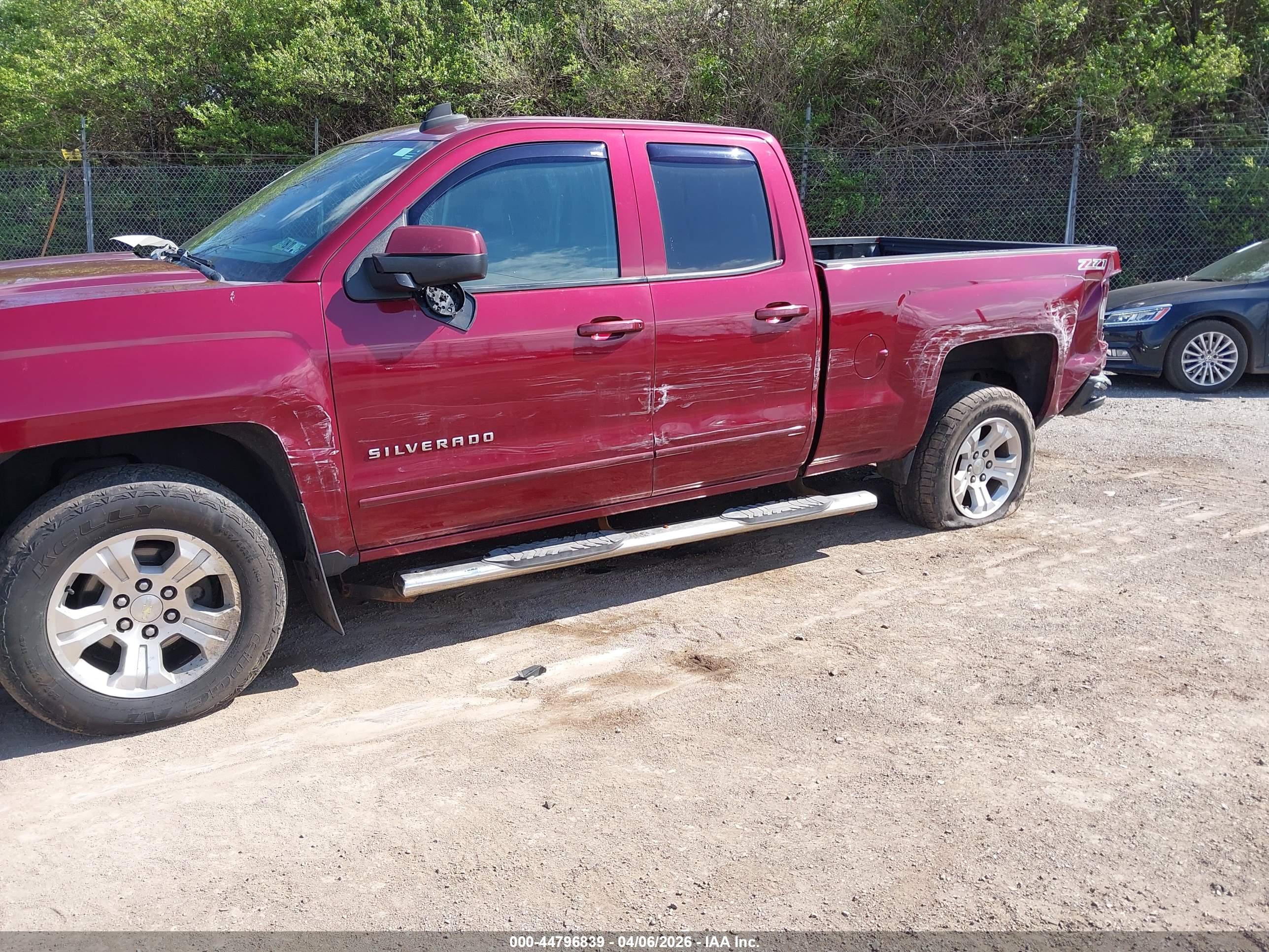 CHEVROLET SILVERADO image 6