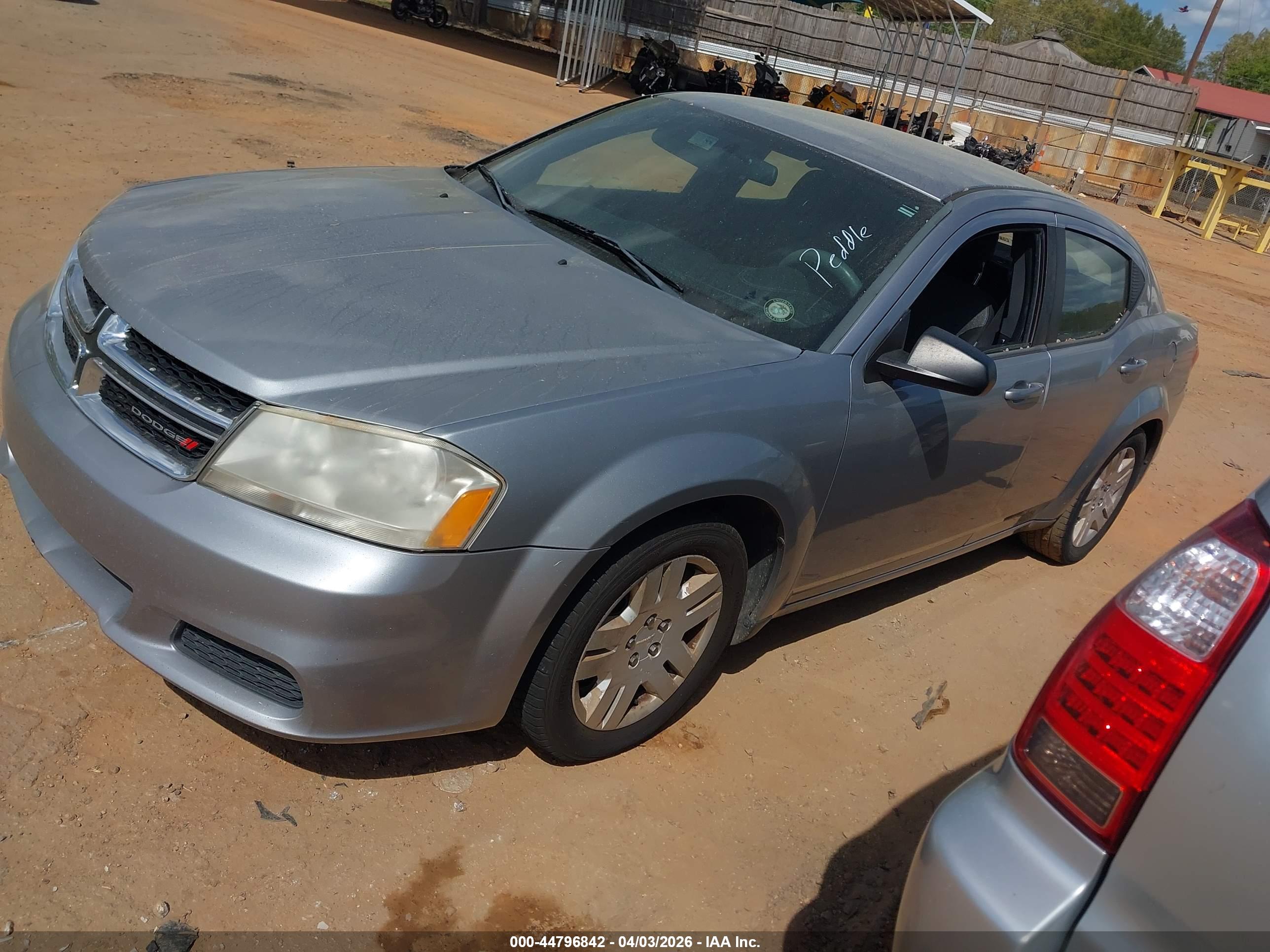 DODGE AVENGER image 2