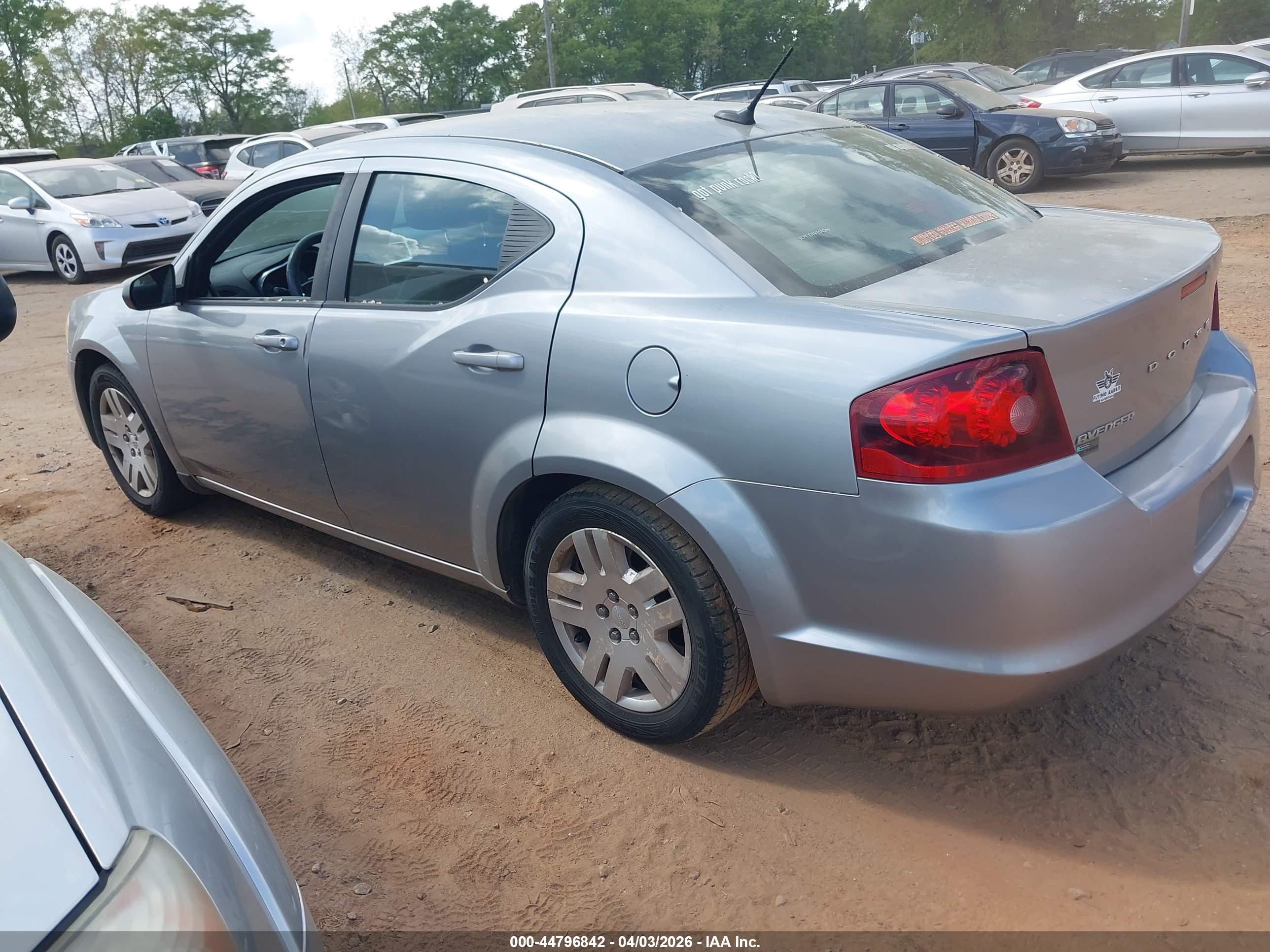 DODGE AVENGER image 3