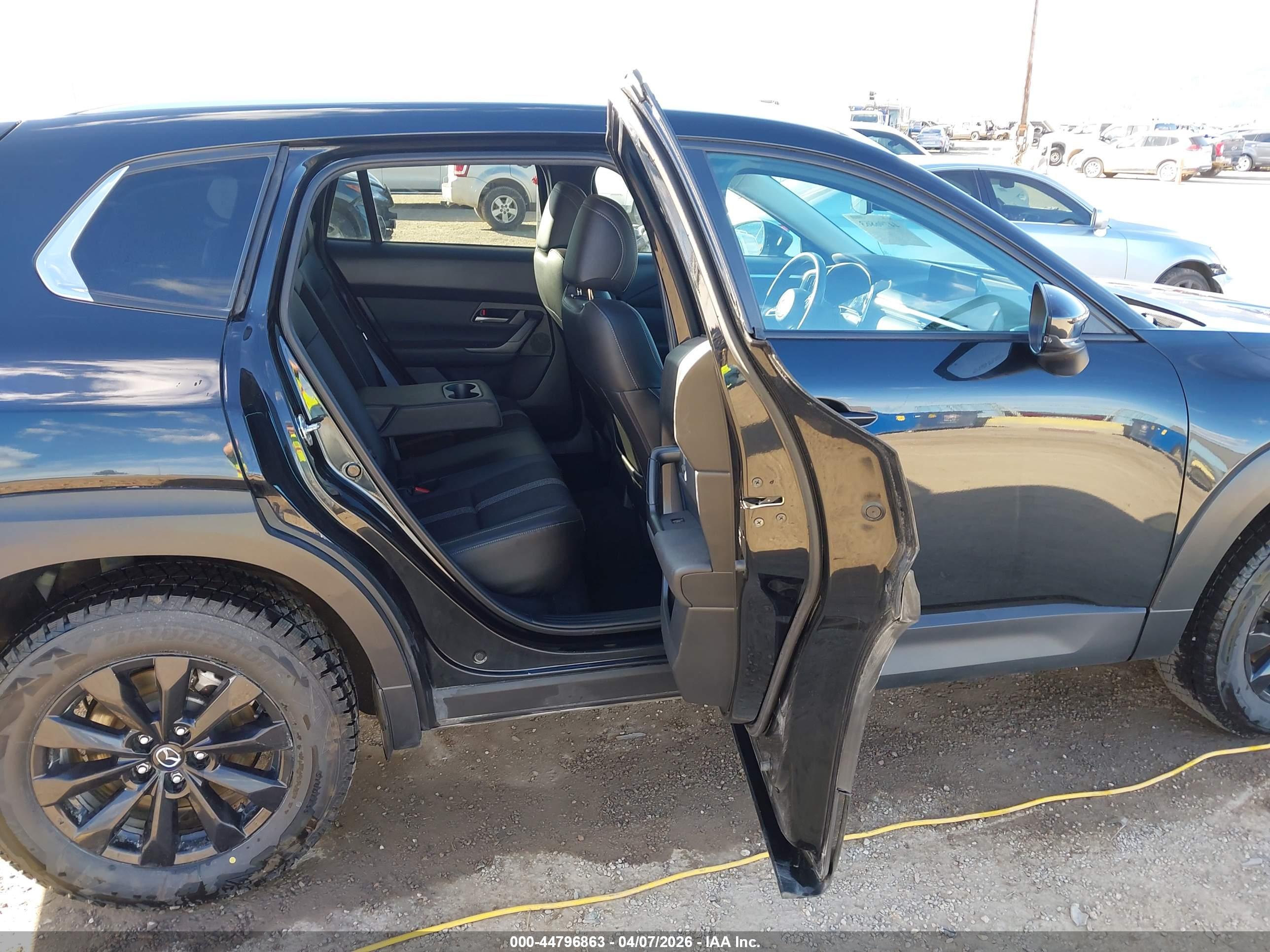 MAZDA CX-50 image 8