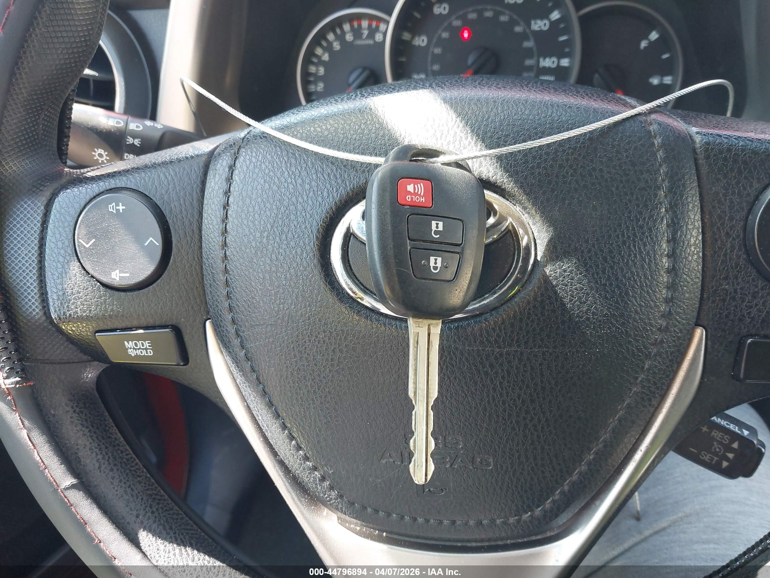 TOYOTA RAV4 image 11