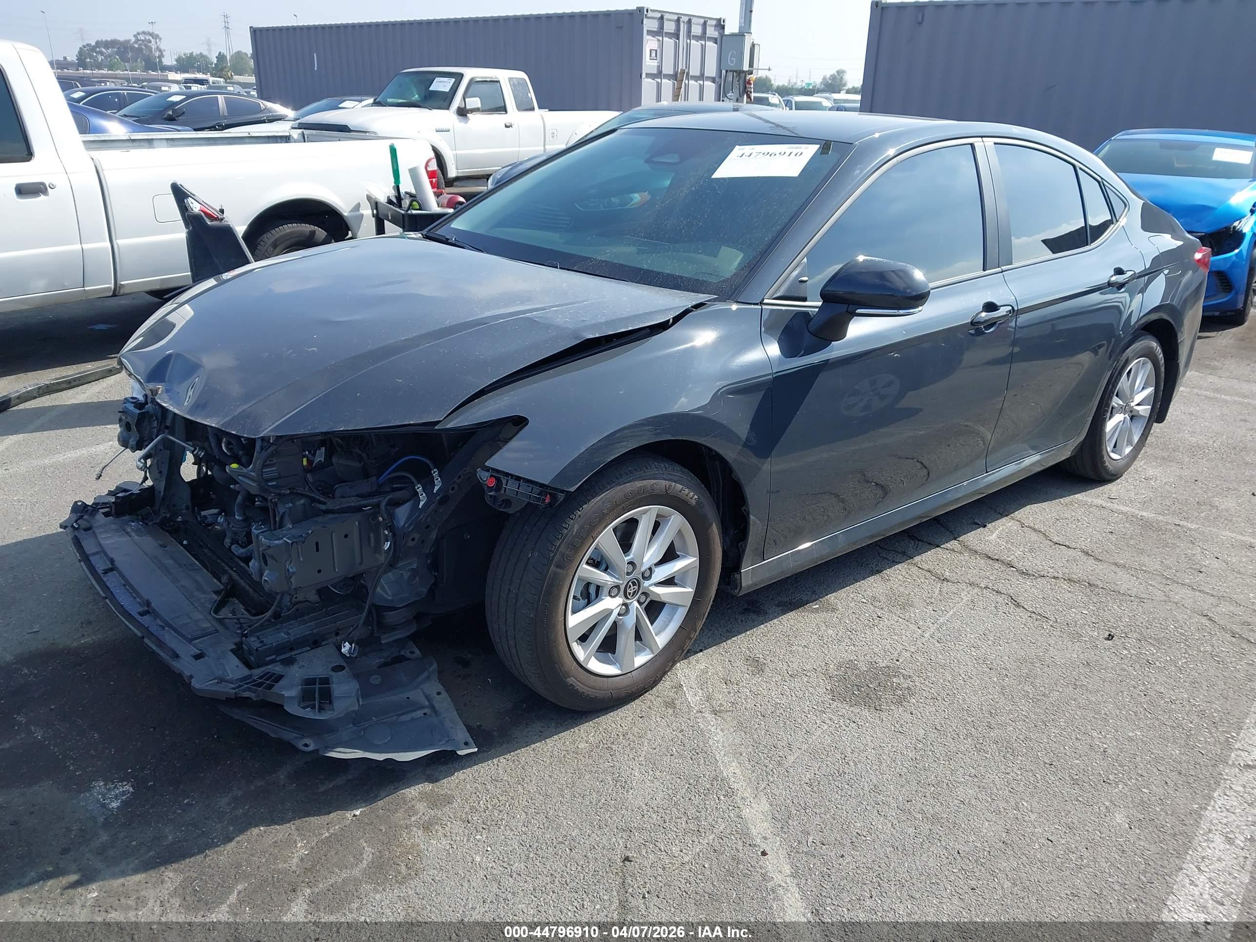 TOYOTA CAMRY image 2