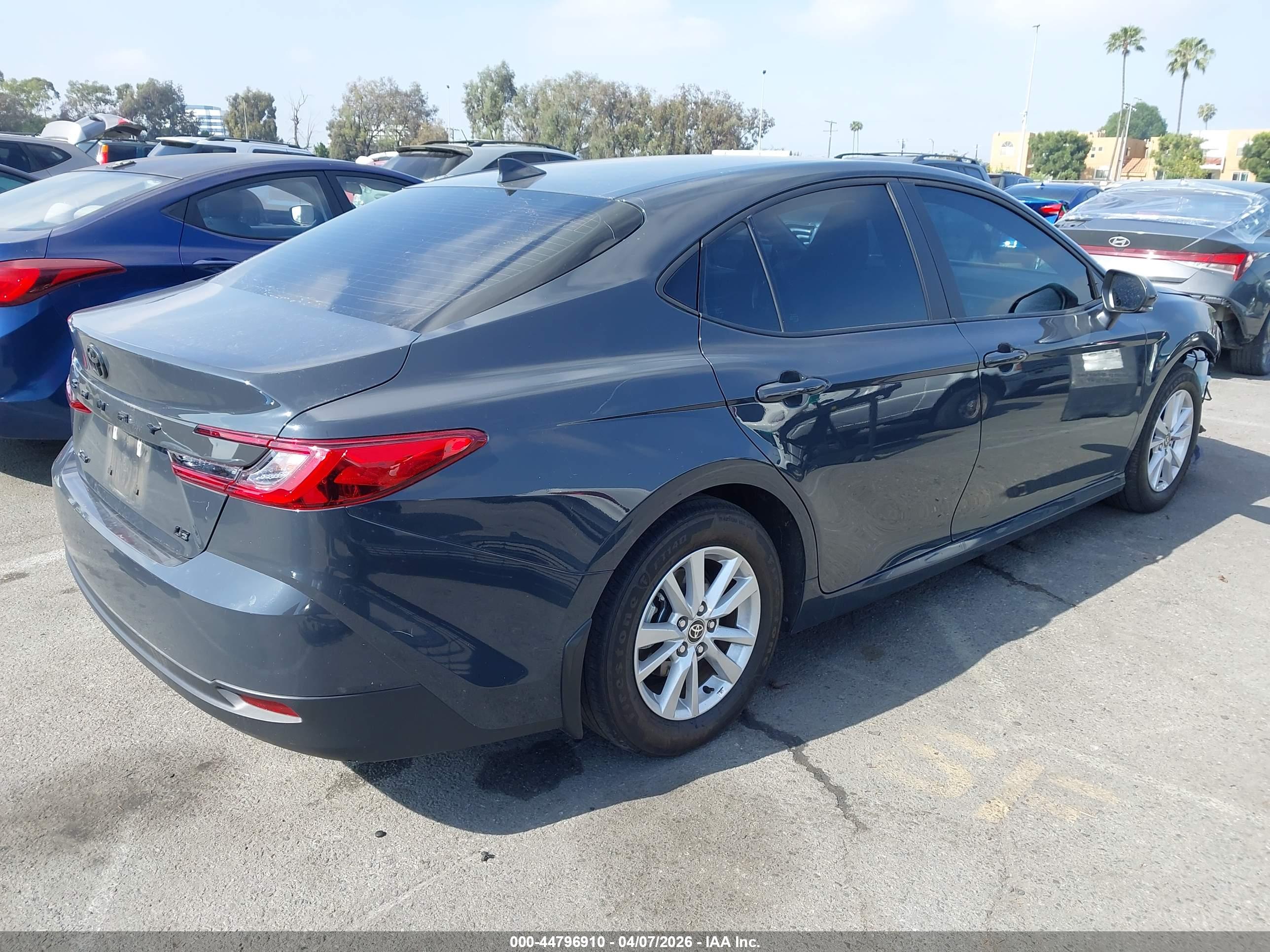 TOYOTA CAMRY image 4