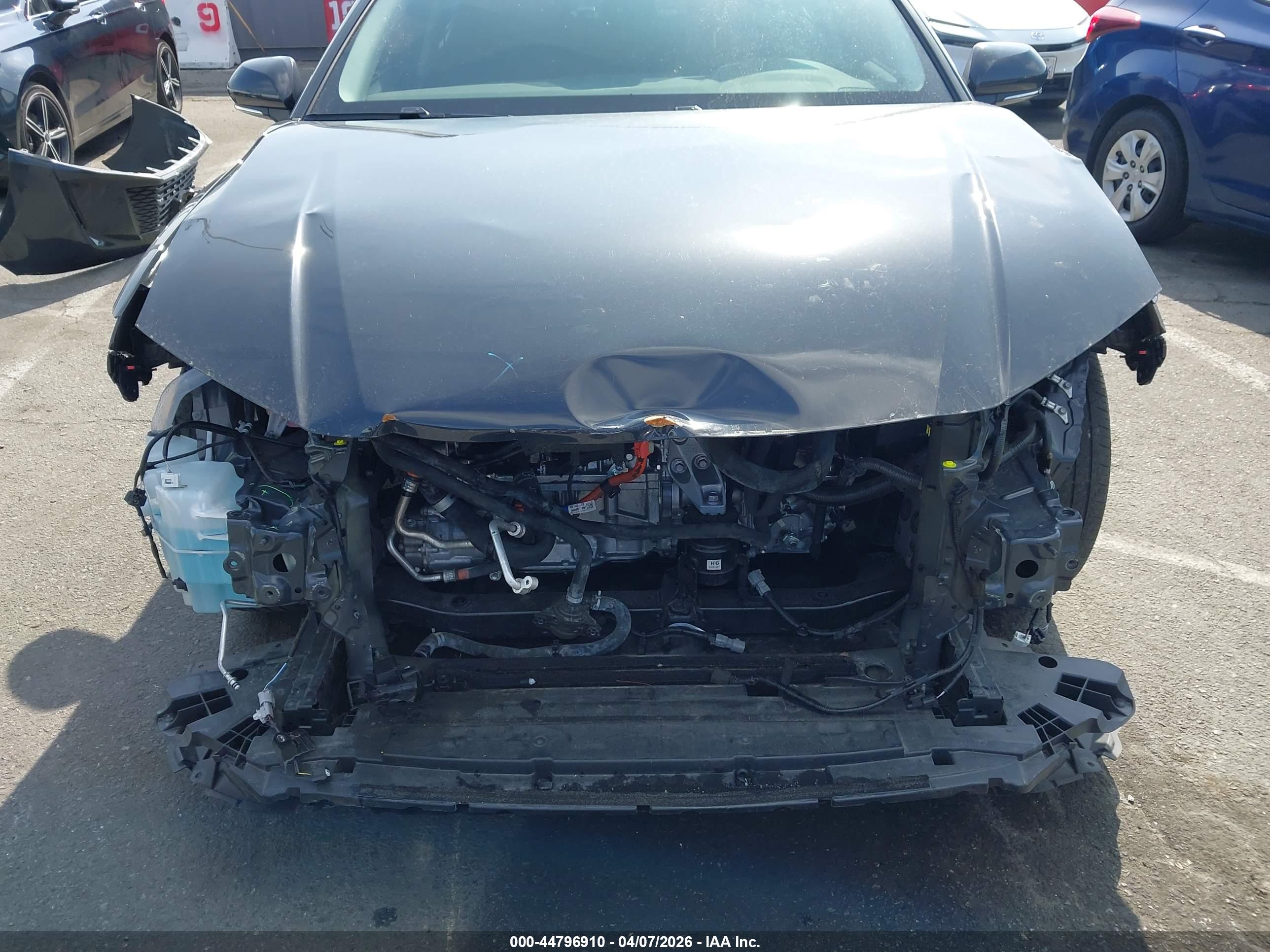 TOYOTA CAMRY image 6