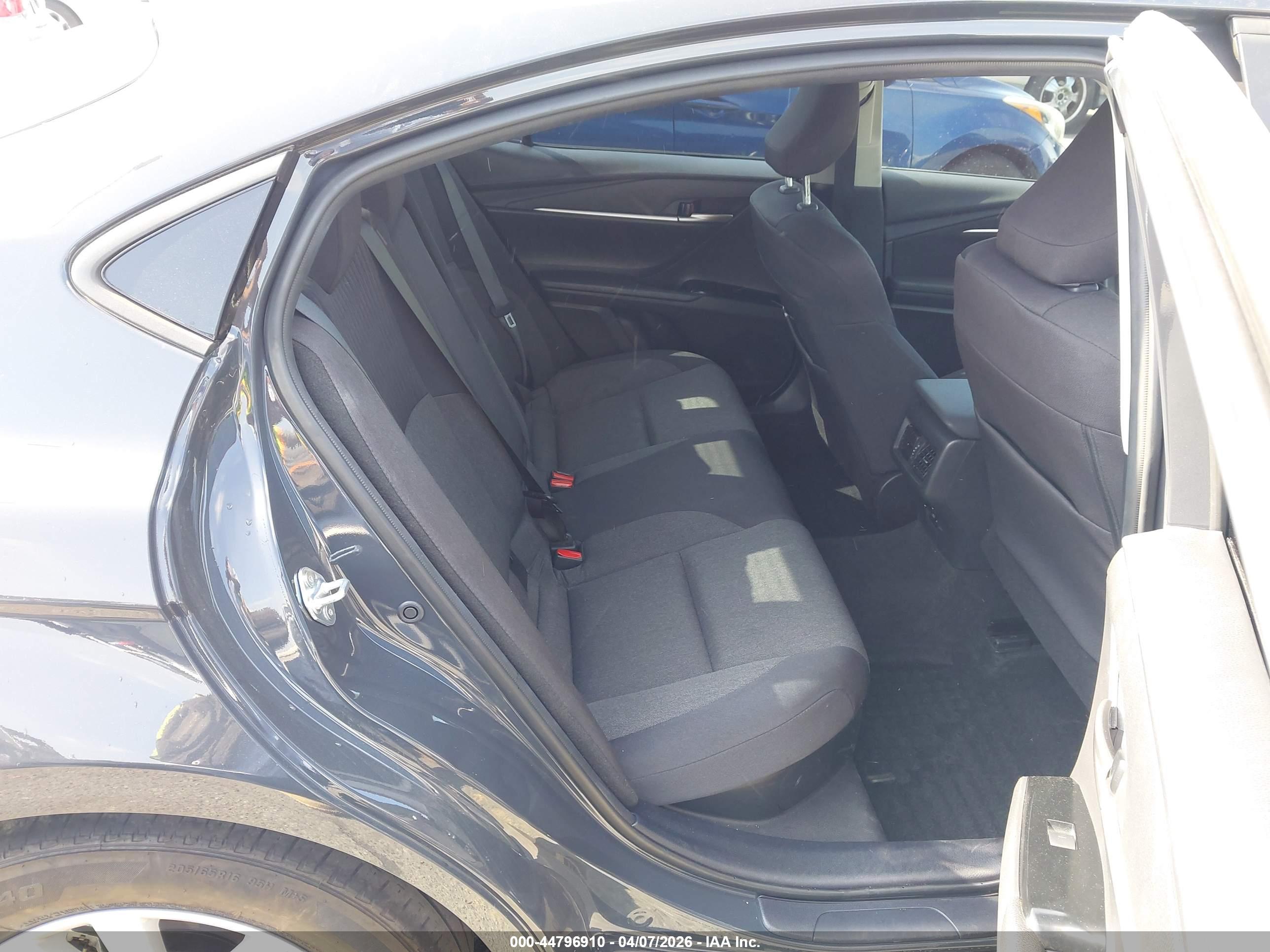 TOYOTA CAMRY image 8