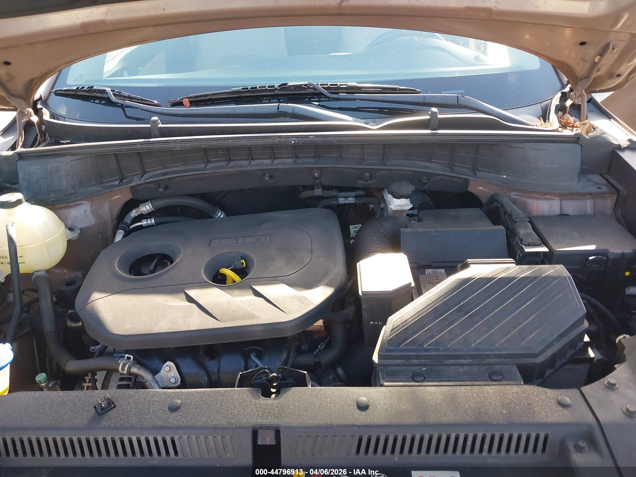 HYUNDAI TUCSON image 10