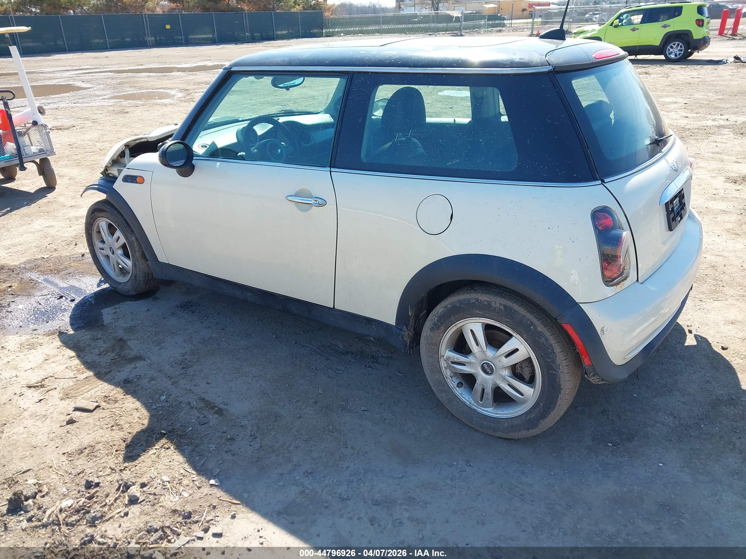 MINI COOPER image 3
