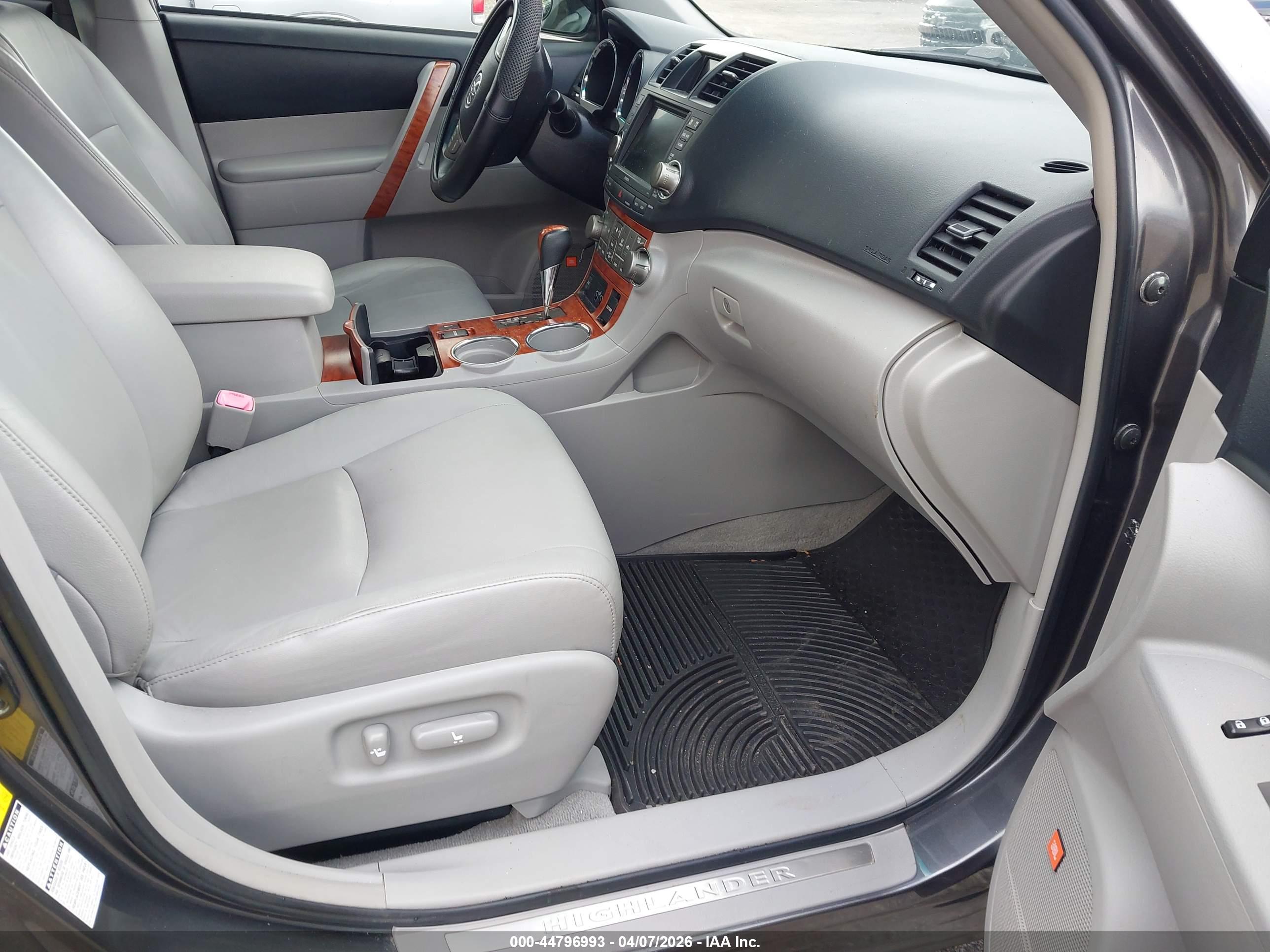 TOYOTA HIGHLANDER image 5
