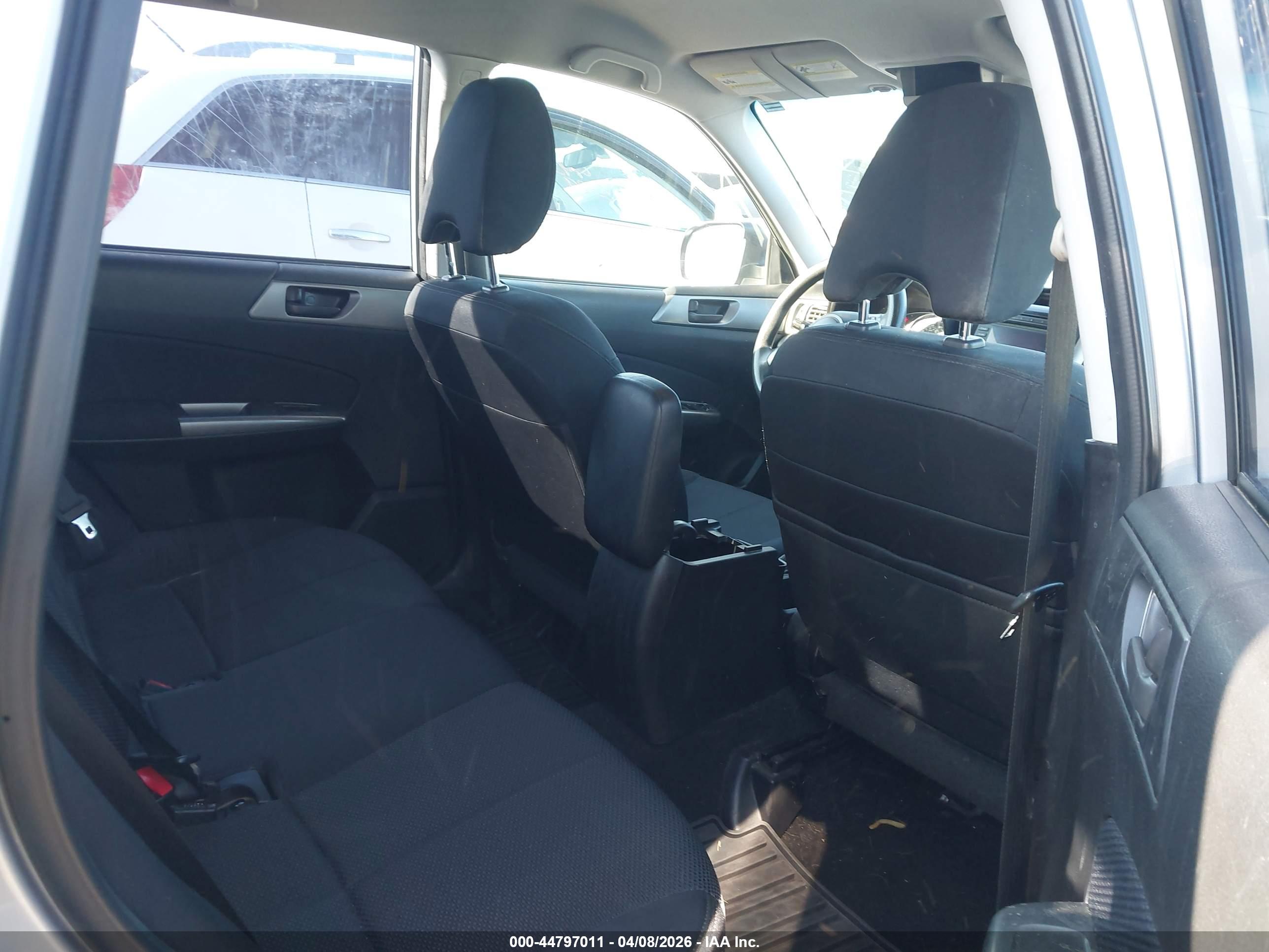 SUBARU FORESTER image 8