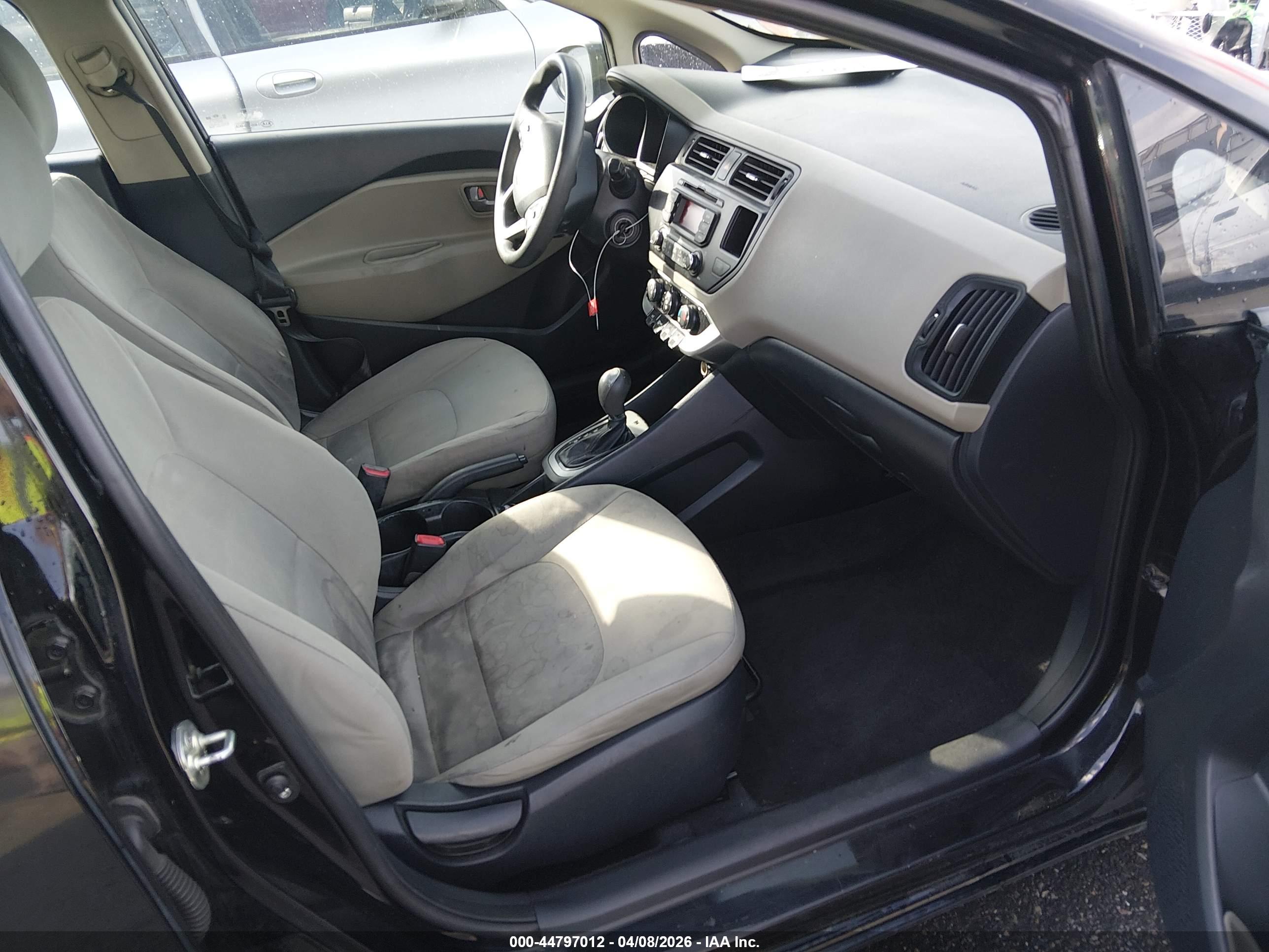 KIA RIO image 5
