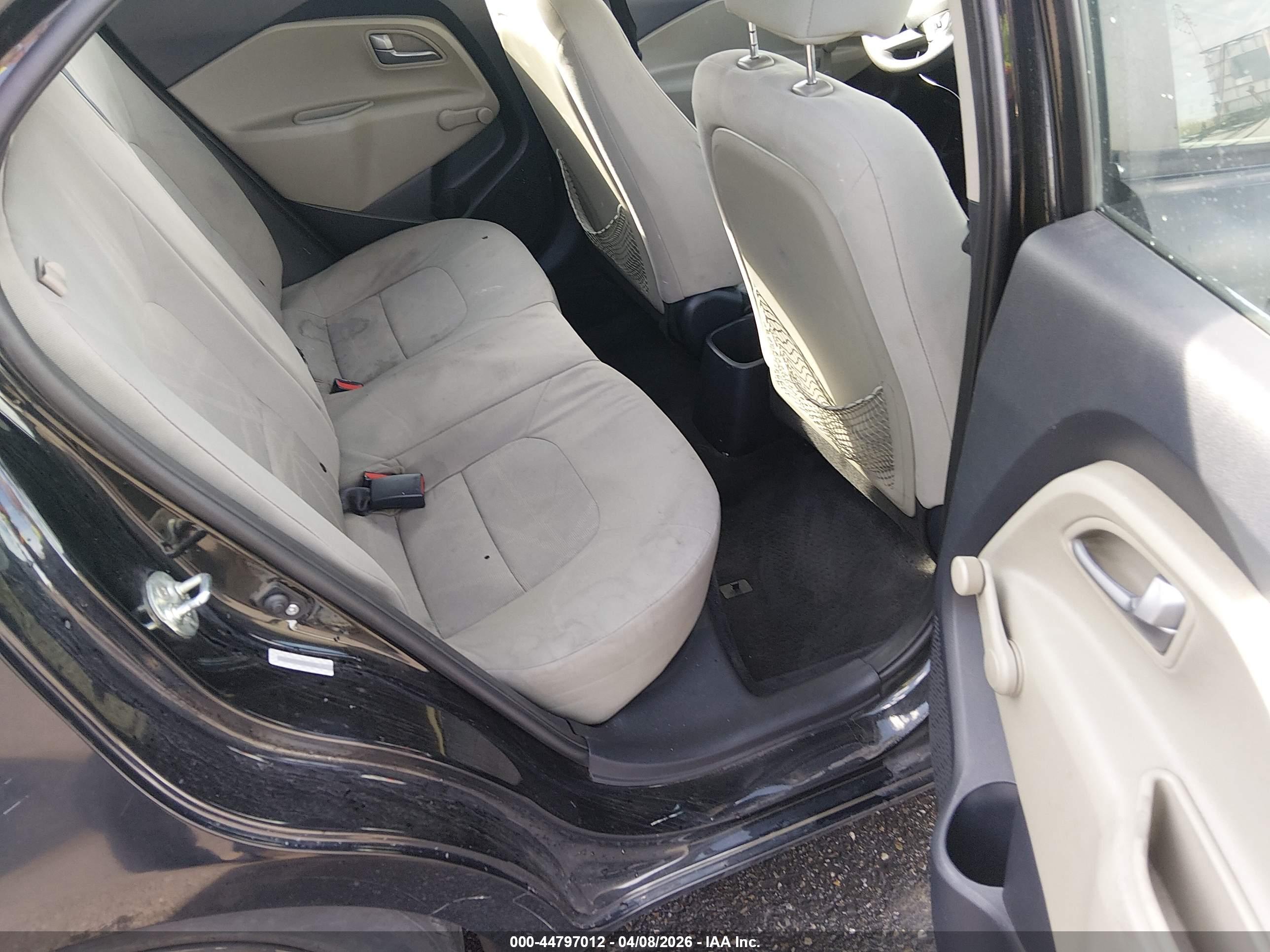 KIA RIO image 8