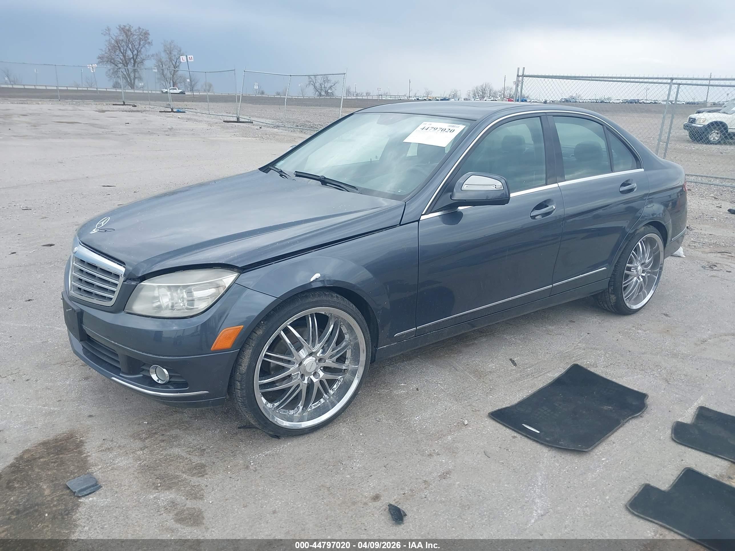 MERCEDES-BENZ C image 2