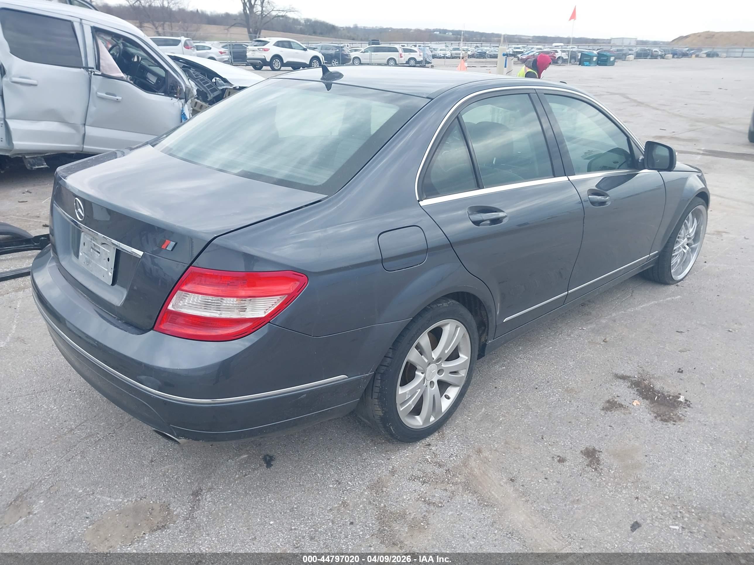 MERCEDES-BENZ C image 4