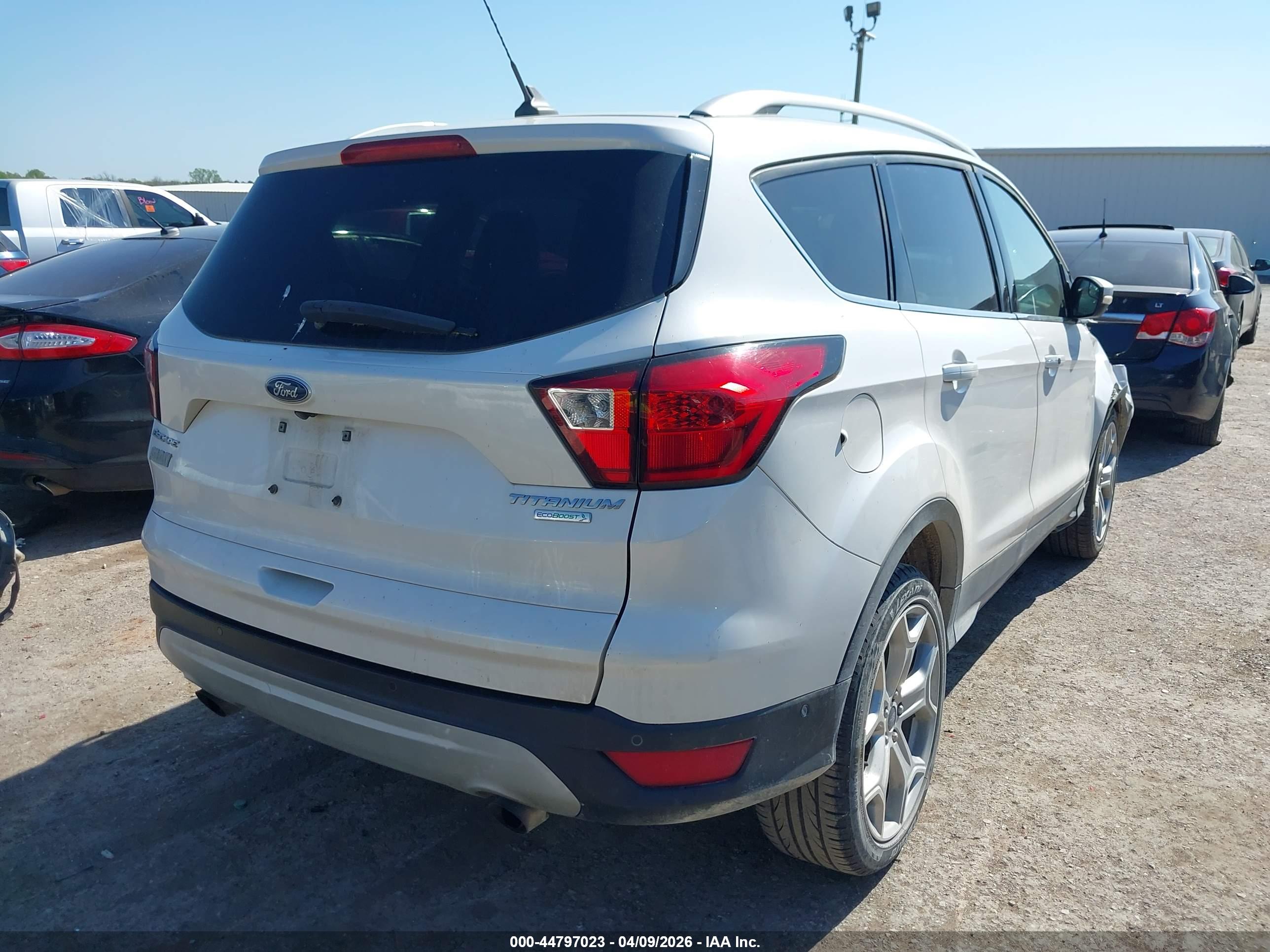 FORD ESCAPE image 4
