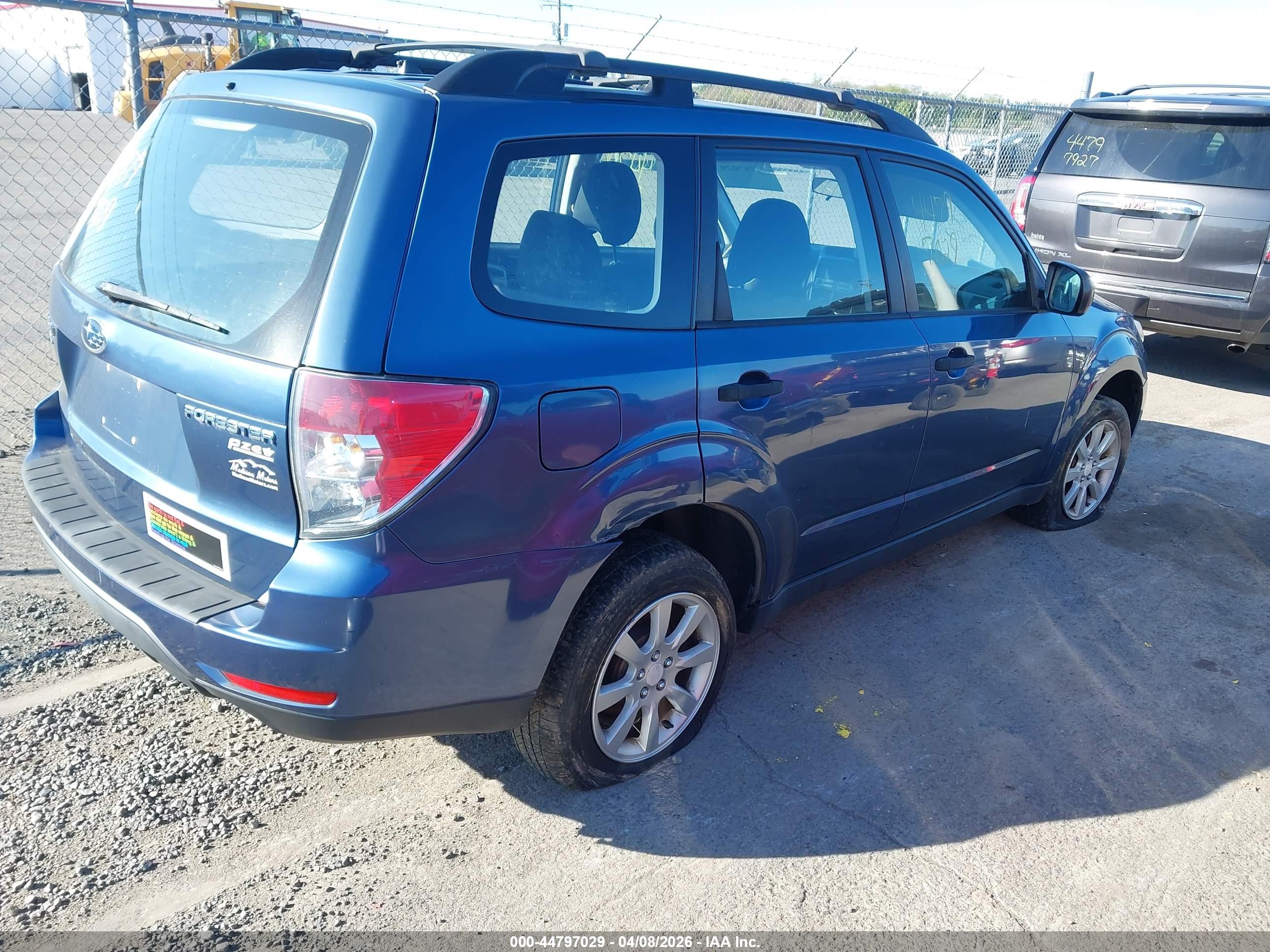 SUBARU FORESTER image 4