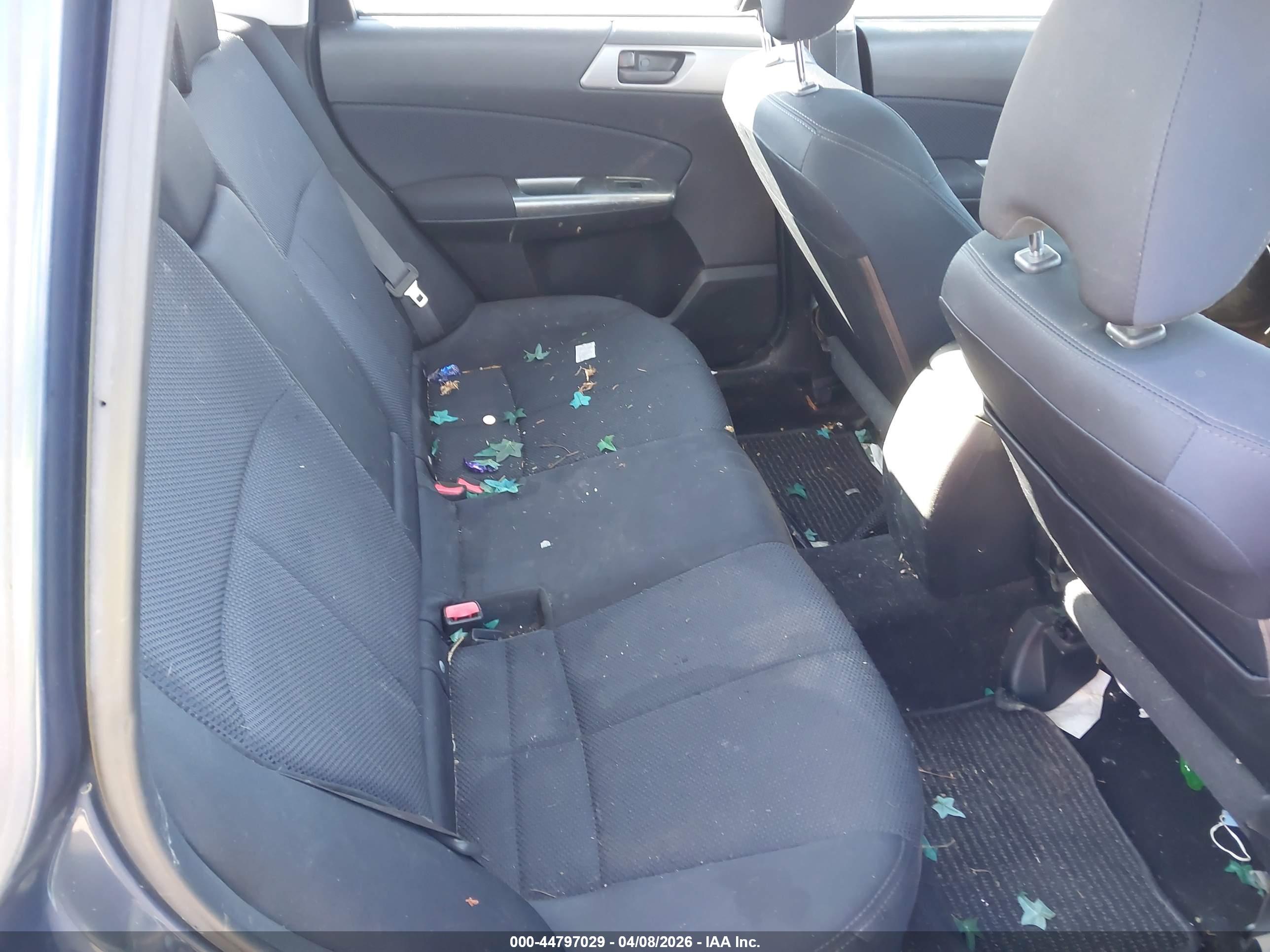 SUBARU FORESTER image 8