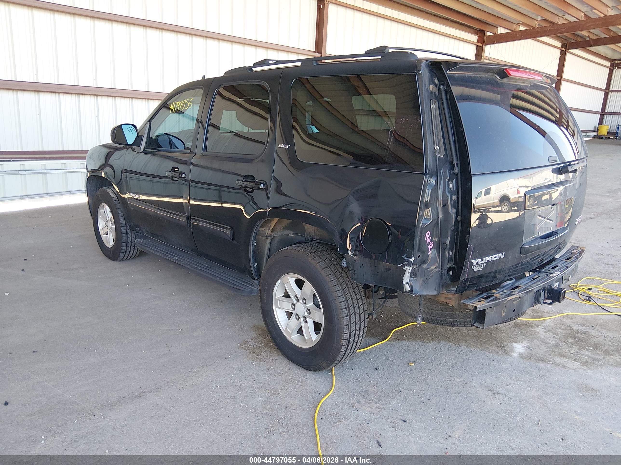 GMC YUKON image 3