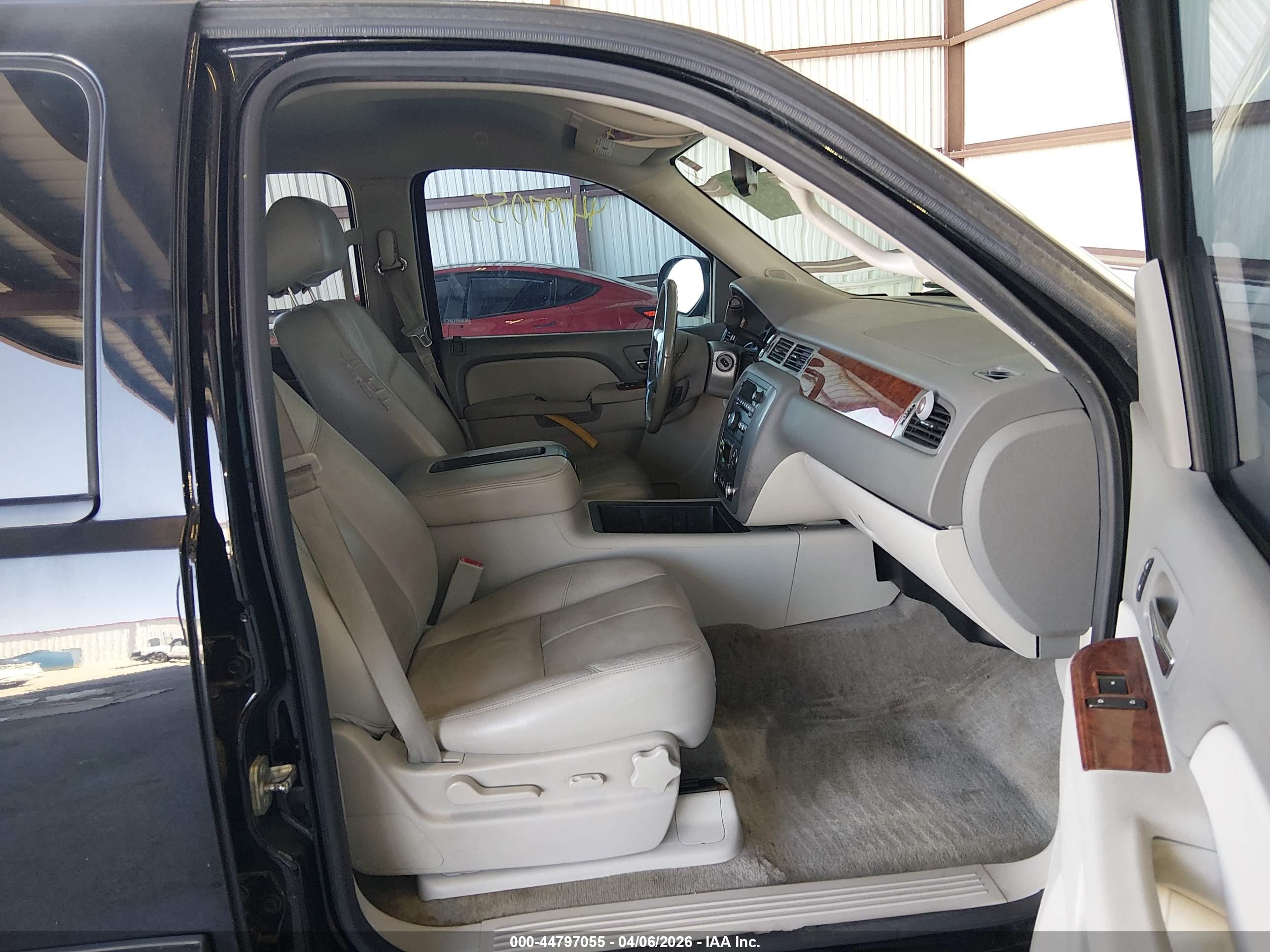 GMC YUKON image 5